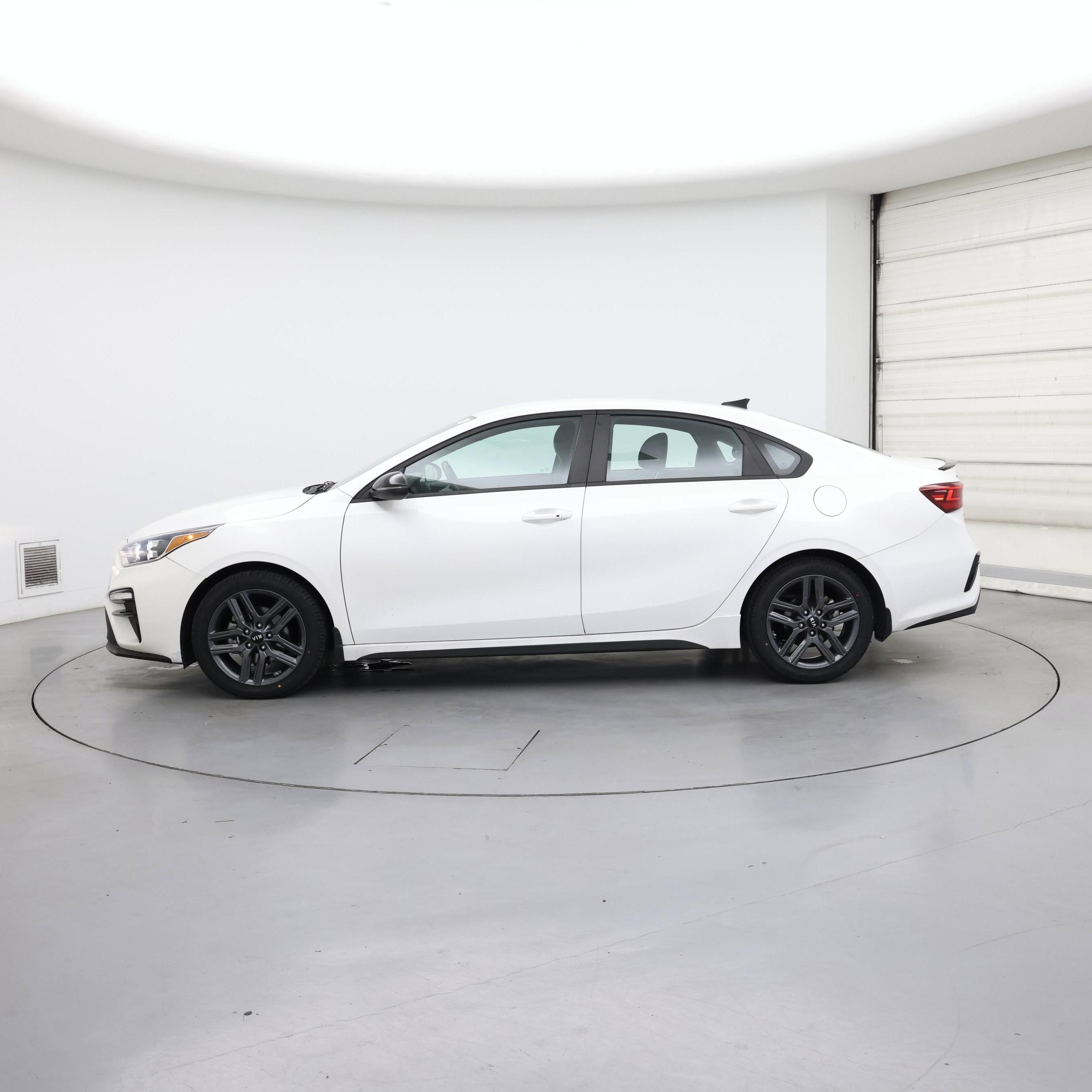 Thumbnail: 2021 Kia Forte - 3