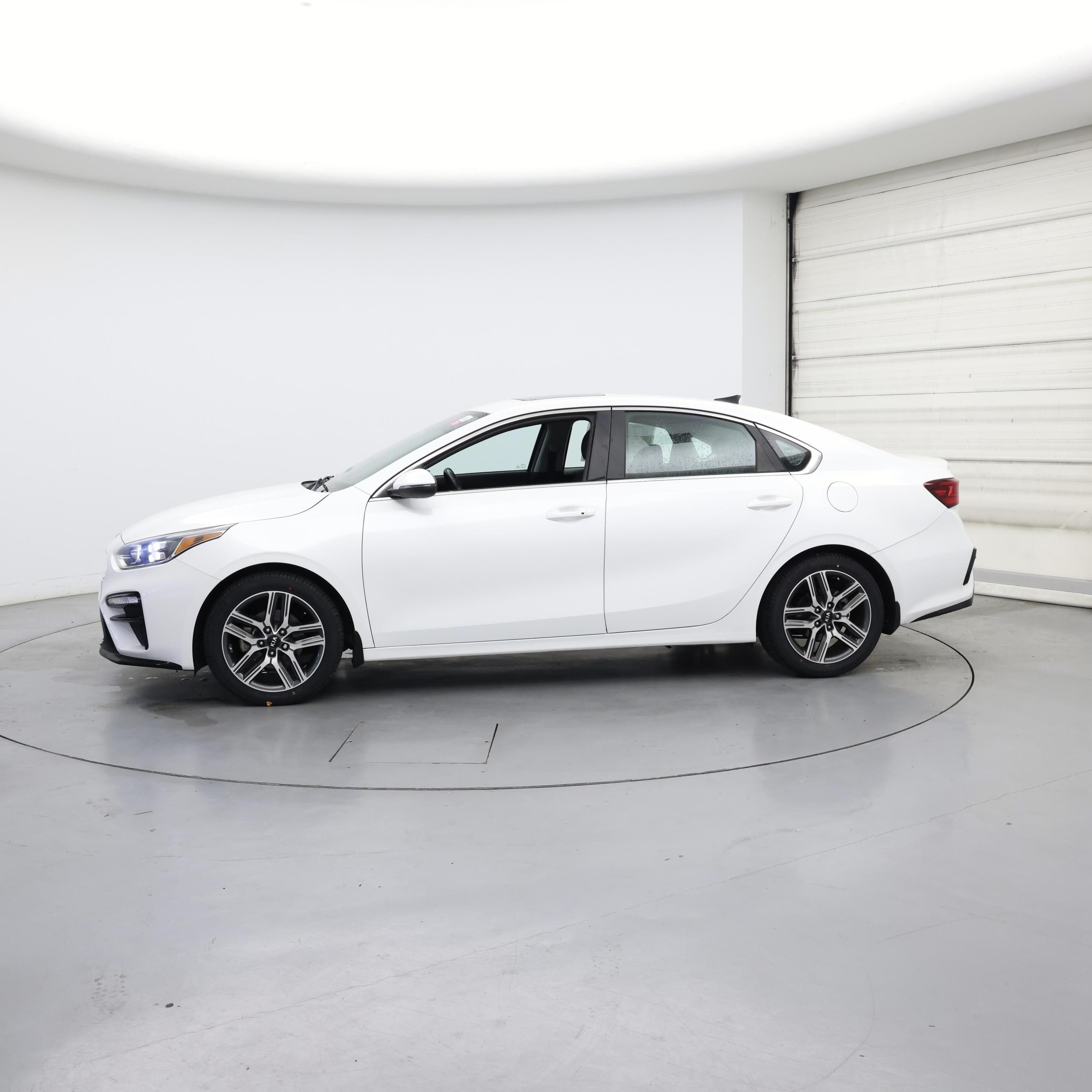 Thumbnail: 2021 Kia Forte - 3
