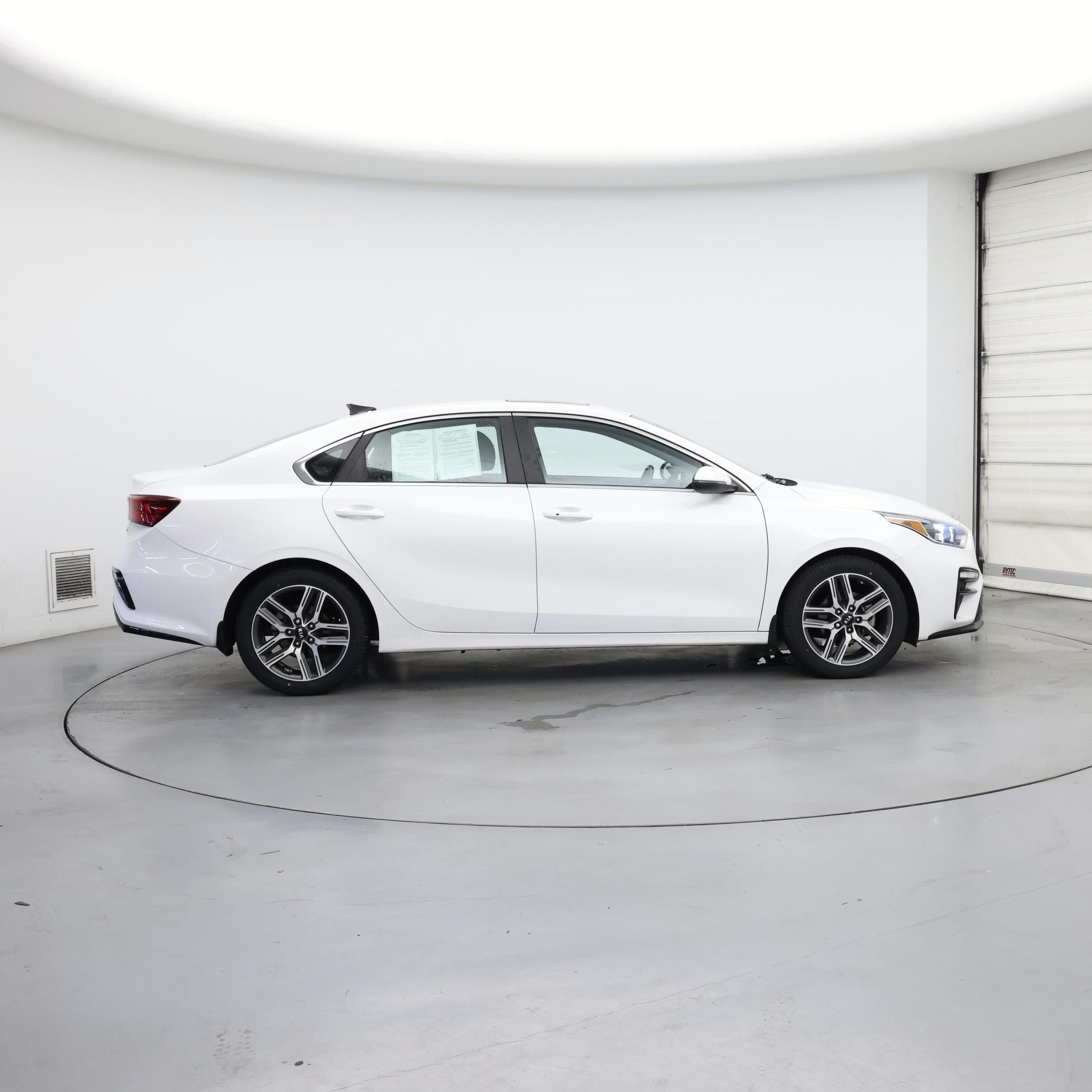 Thumbnail: 2021 Kia Forte - 7