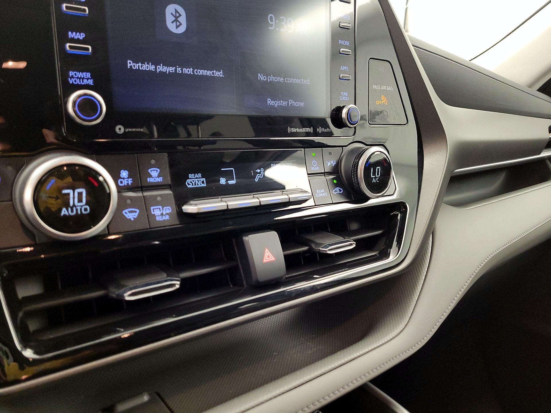 Thumbnail: 2021 Toyota Highlander - 14