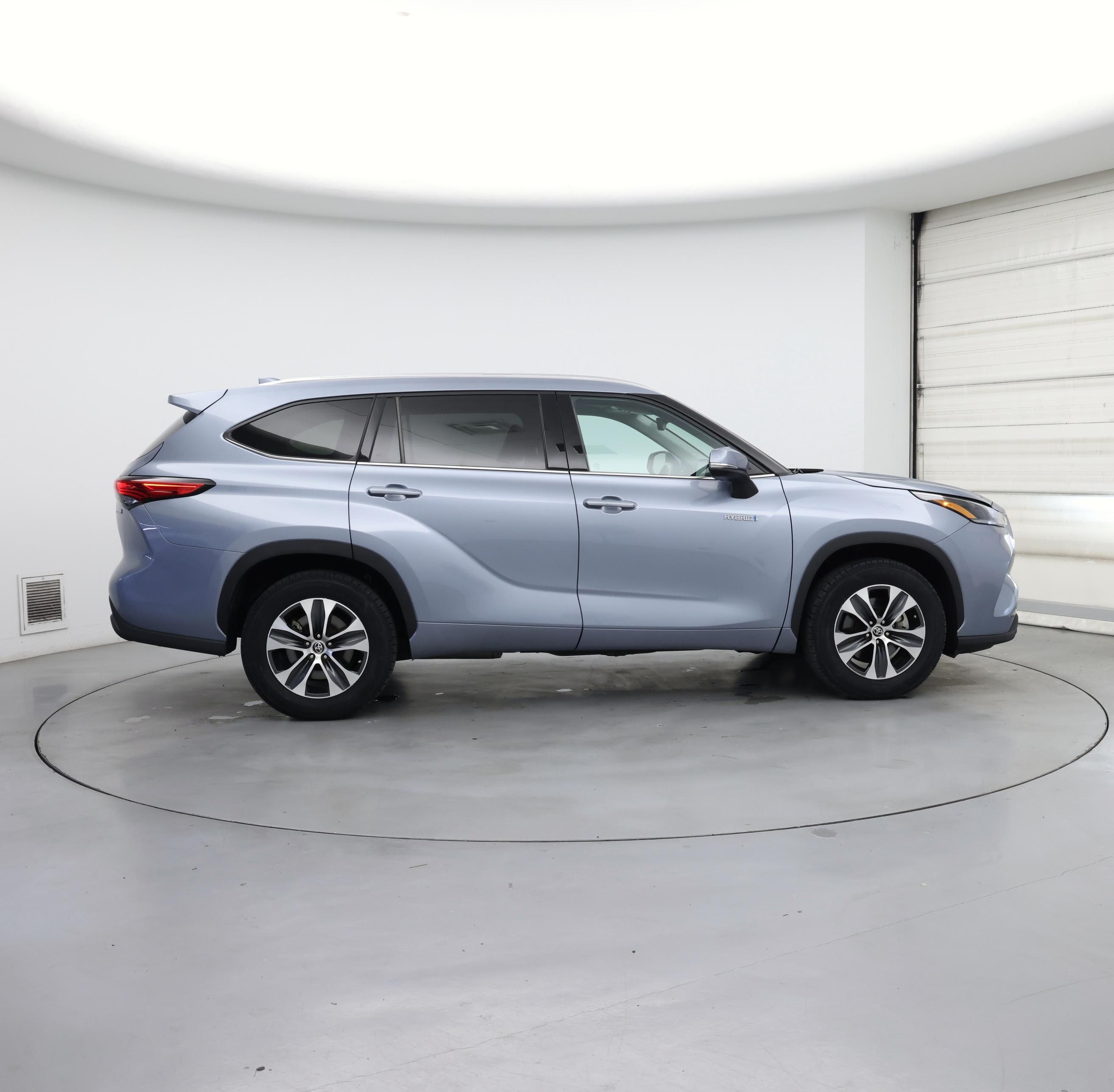 Thumbnail: 2021 Toyota Highlander - 7