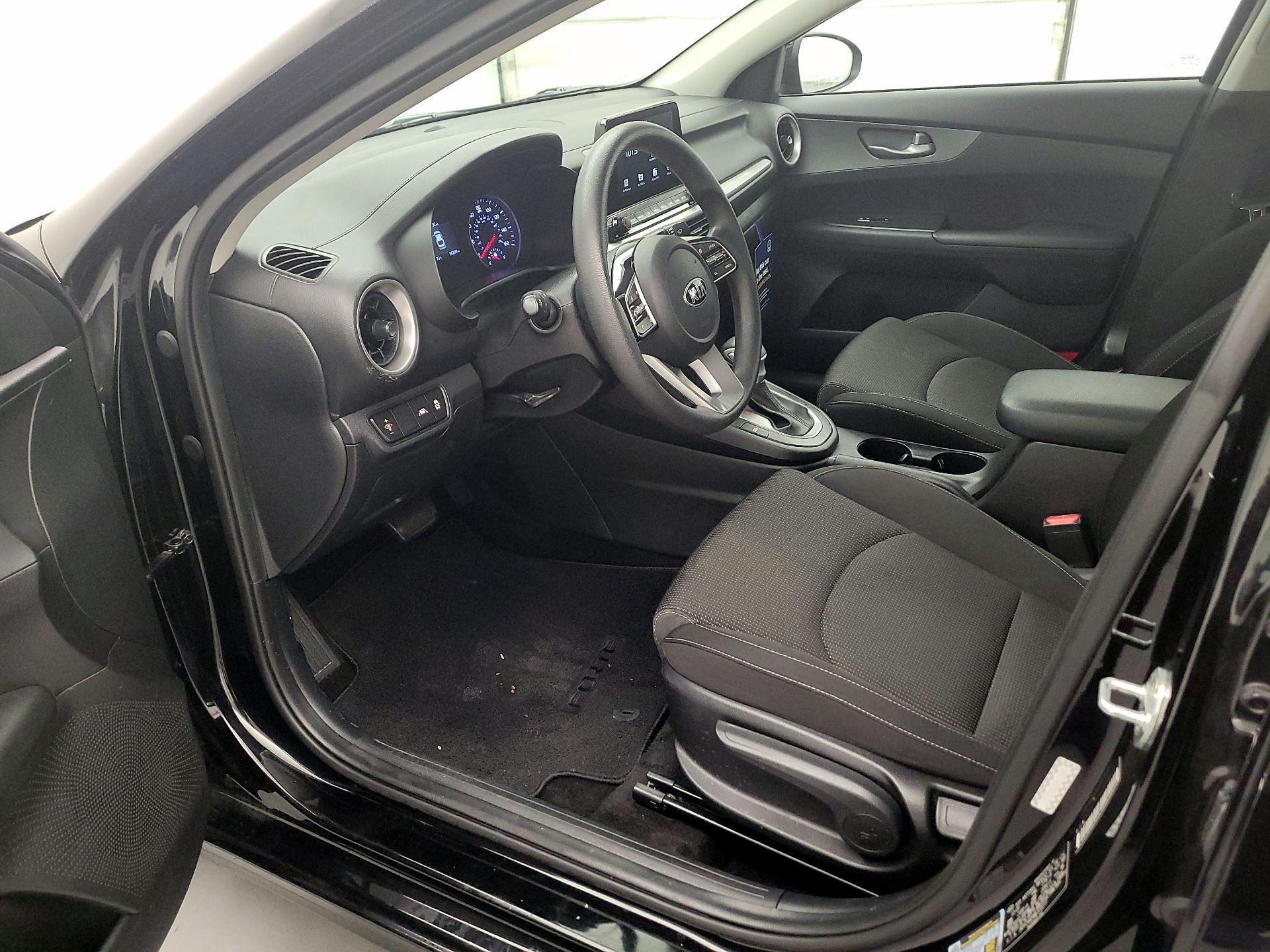 Thumbnail: 2021 Kia Forte - 11