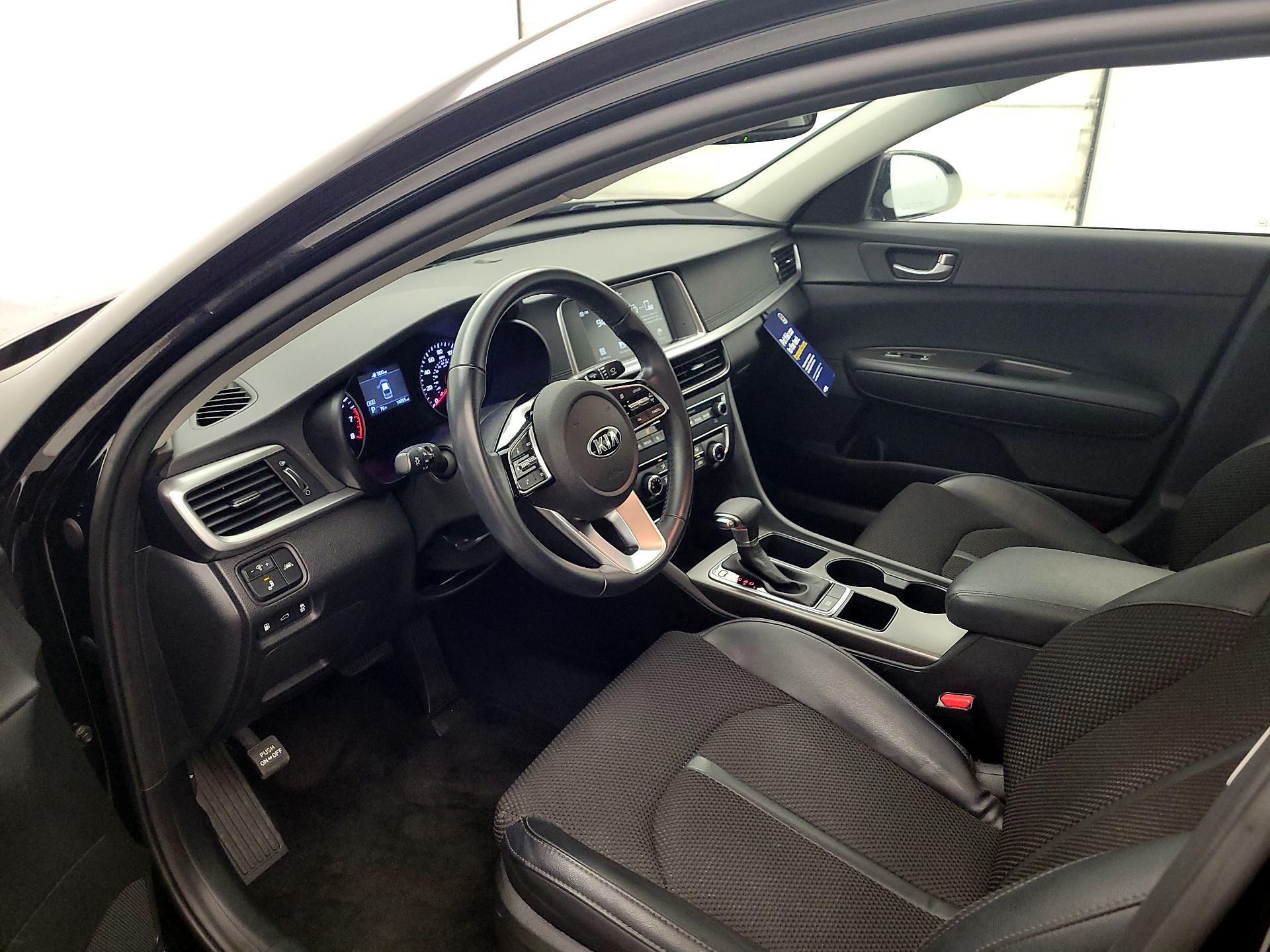 Thumbnail: 2020 Kia Optima - 11