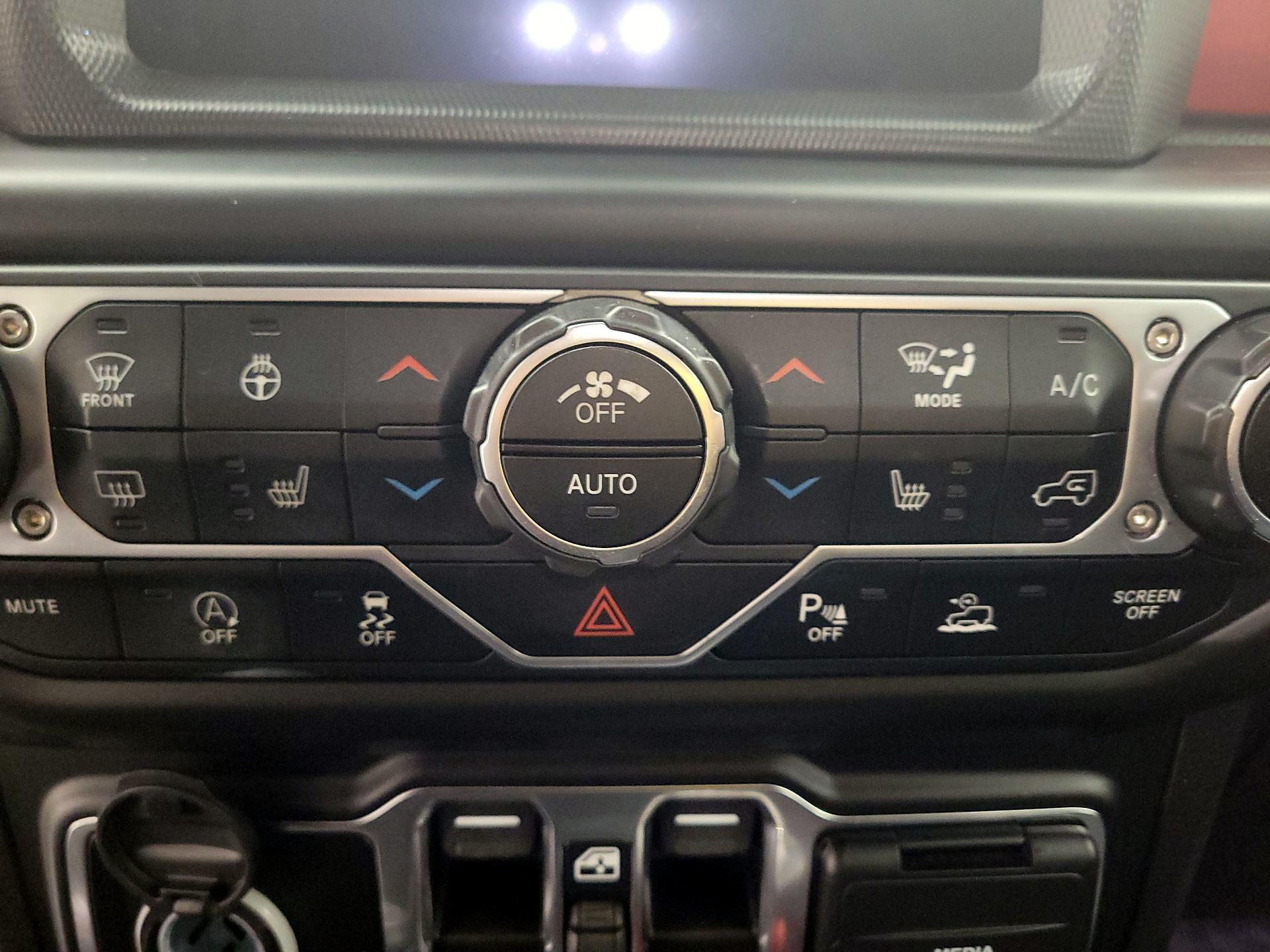 Thumbnail: 2021 Jeep Wrangler - 14