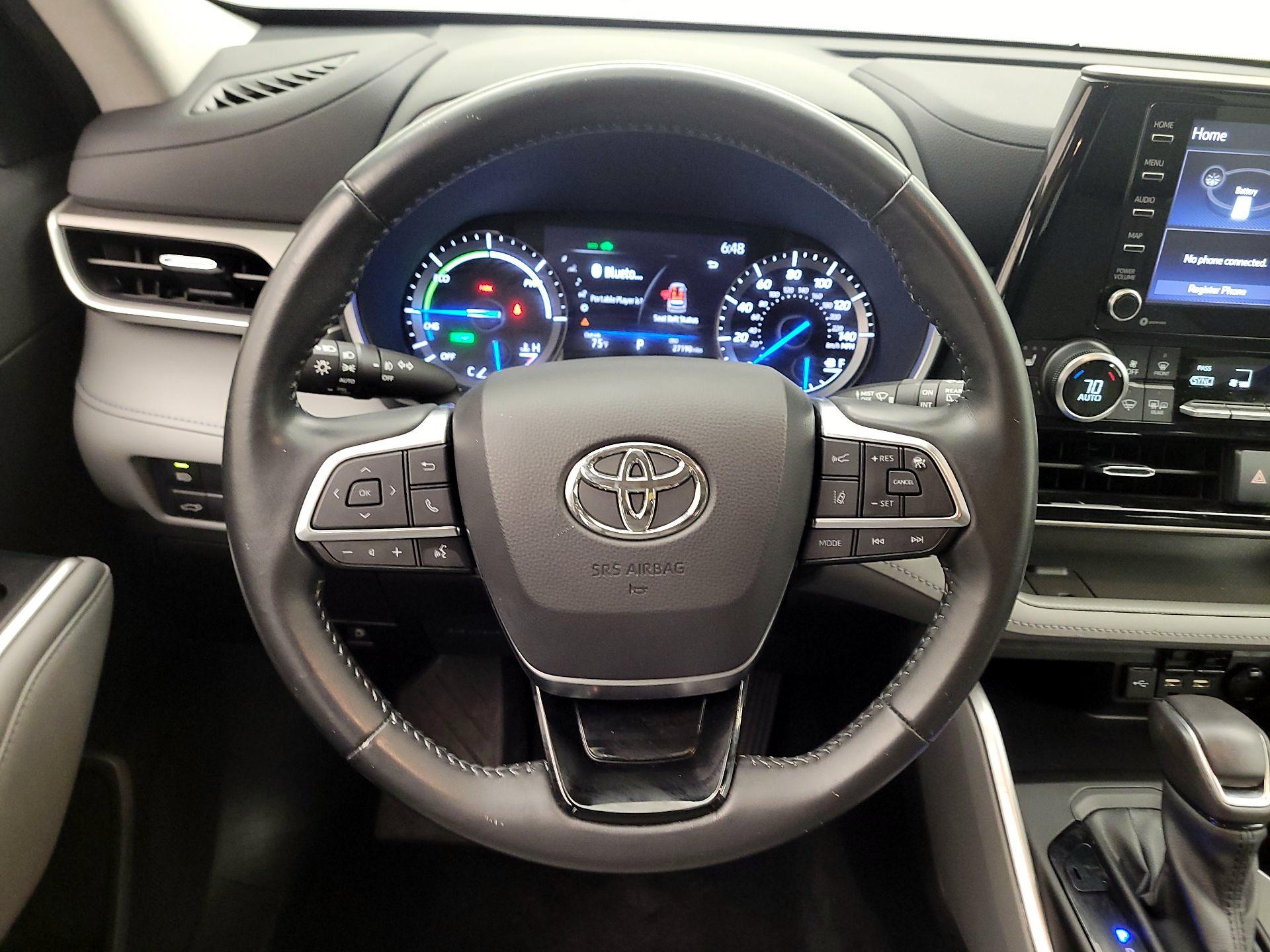 Thumbnail: 2021 Toyota Highlander - 10