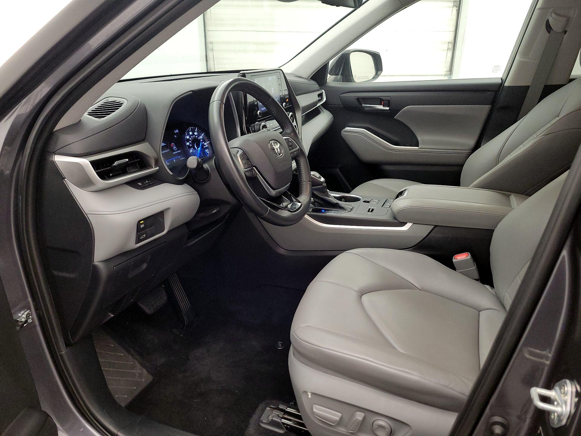 Thumbnail: 2021 Toyota Highlander - 11