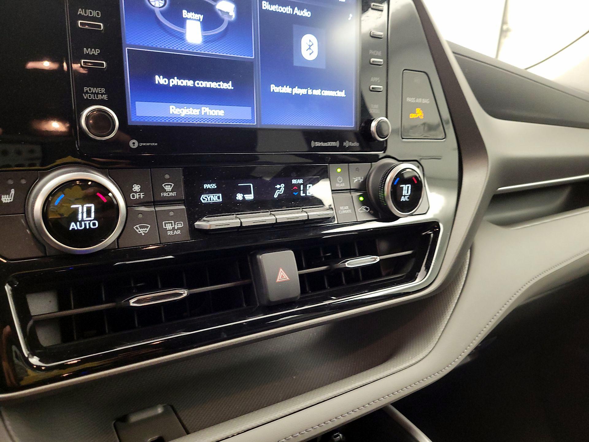 Thumbnail: 2021 Toyota Highlander - 14