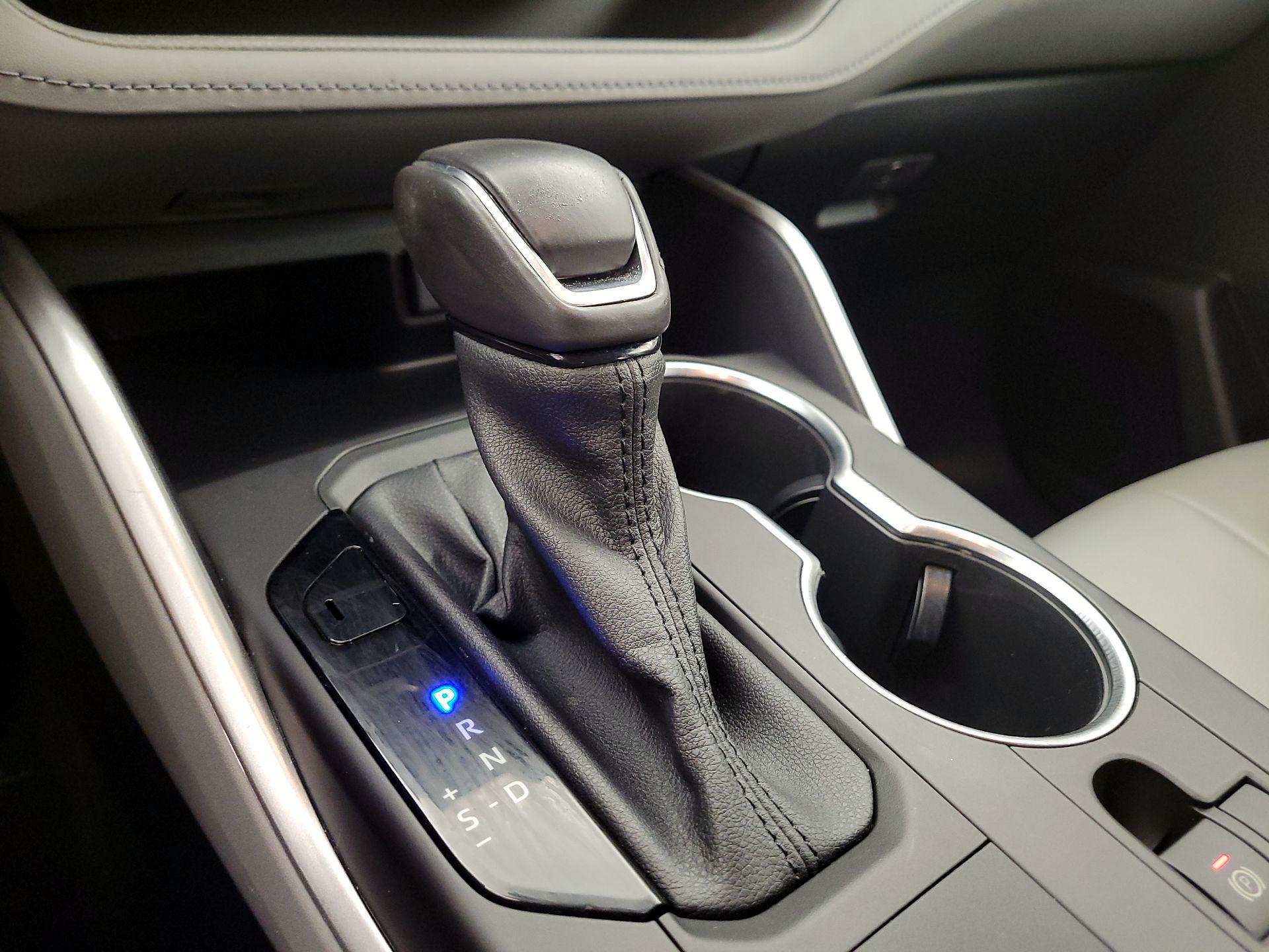 Thumbnail: 2021 Toyota Highlander - 15