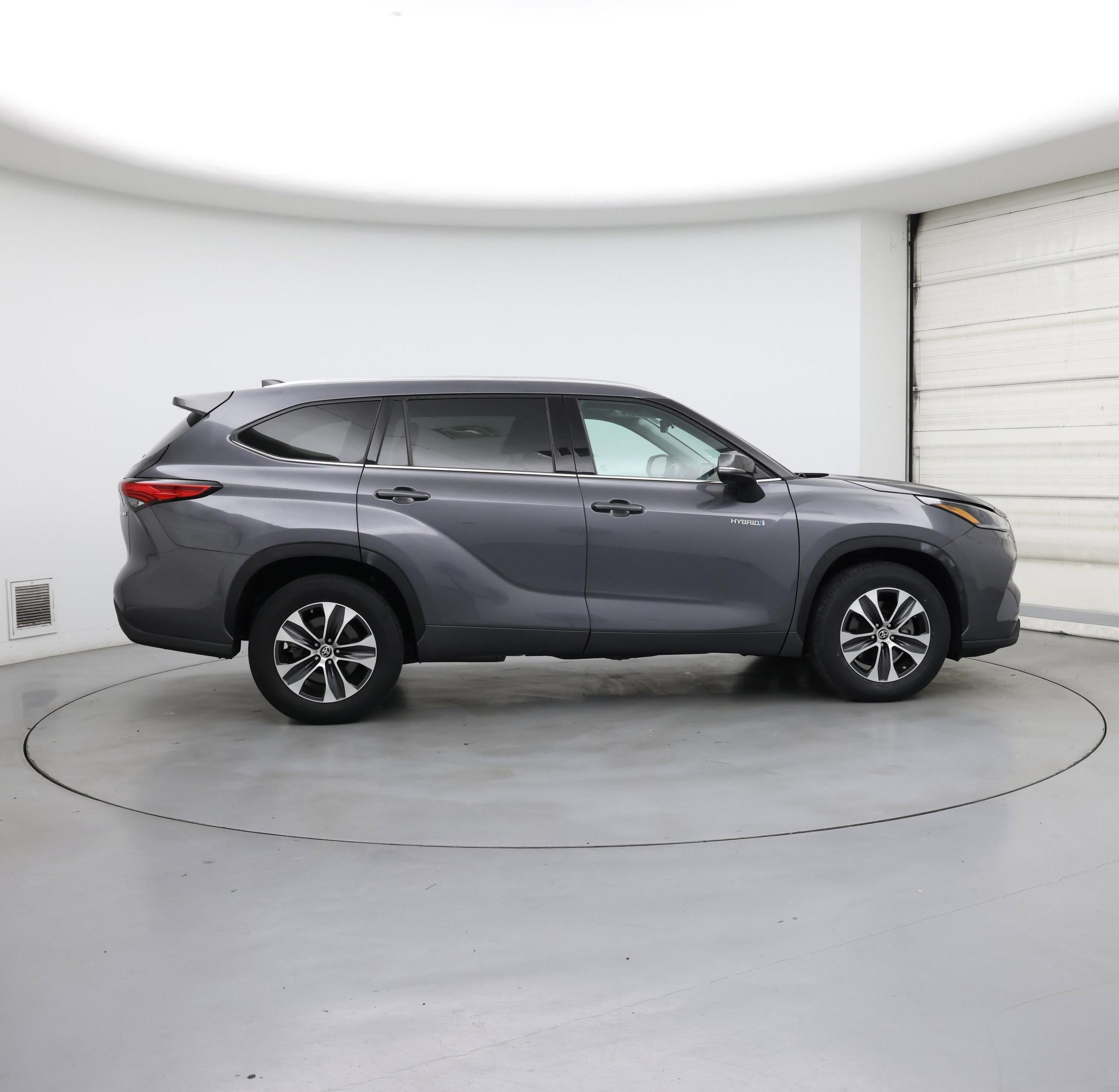 Thumbnail: 2021 Toyota Highlander - 7