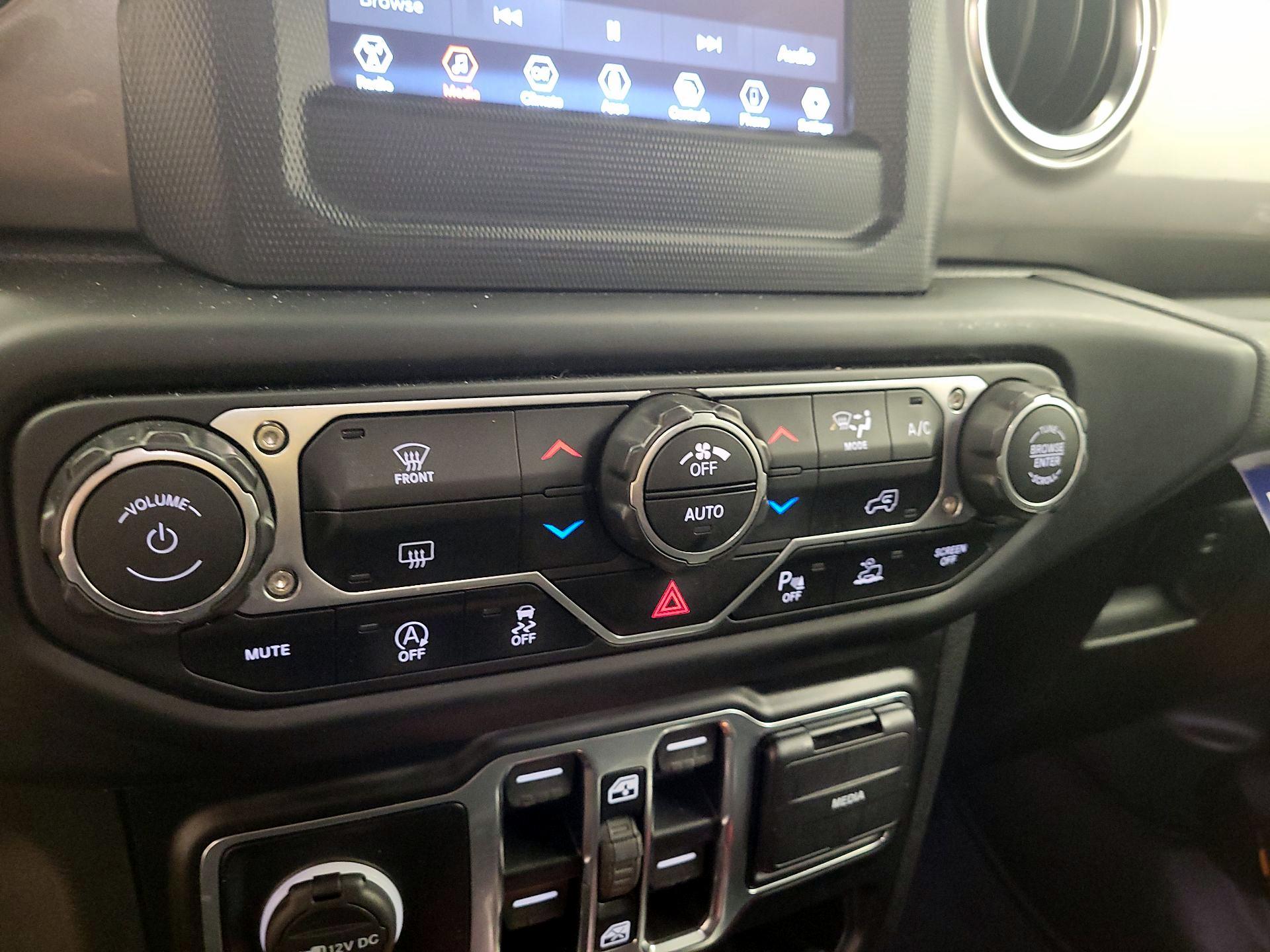 Thumbnail: 2021 Jeep Wrangler - 14