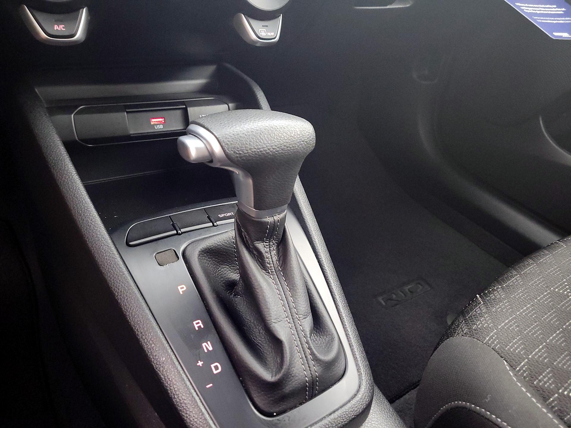 Thumbnail: 2022 Kia Rio - 15