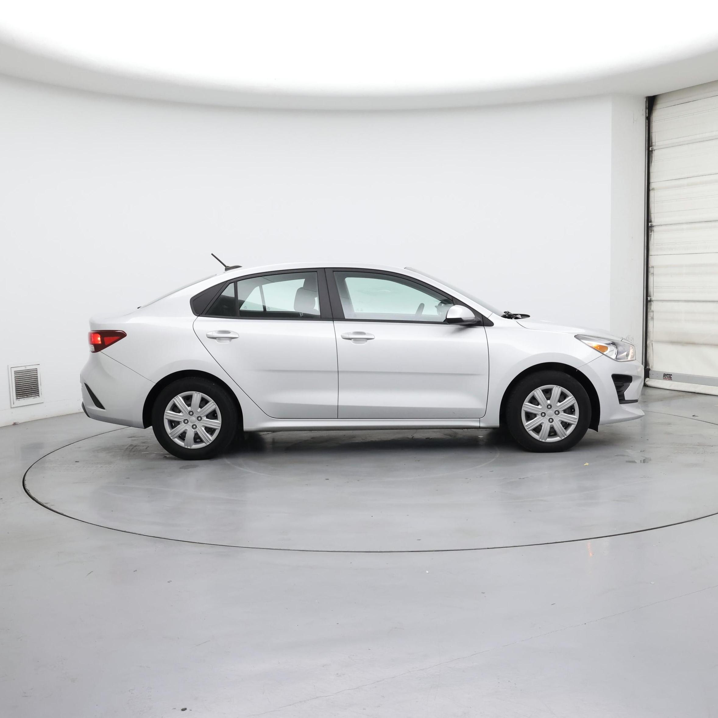 Thumbnail: 2022 Kia Rio - 7