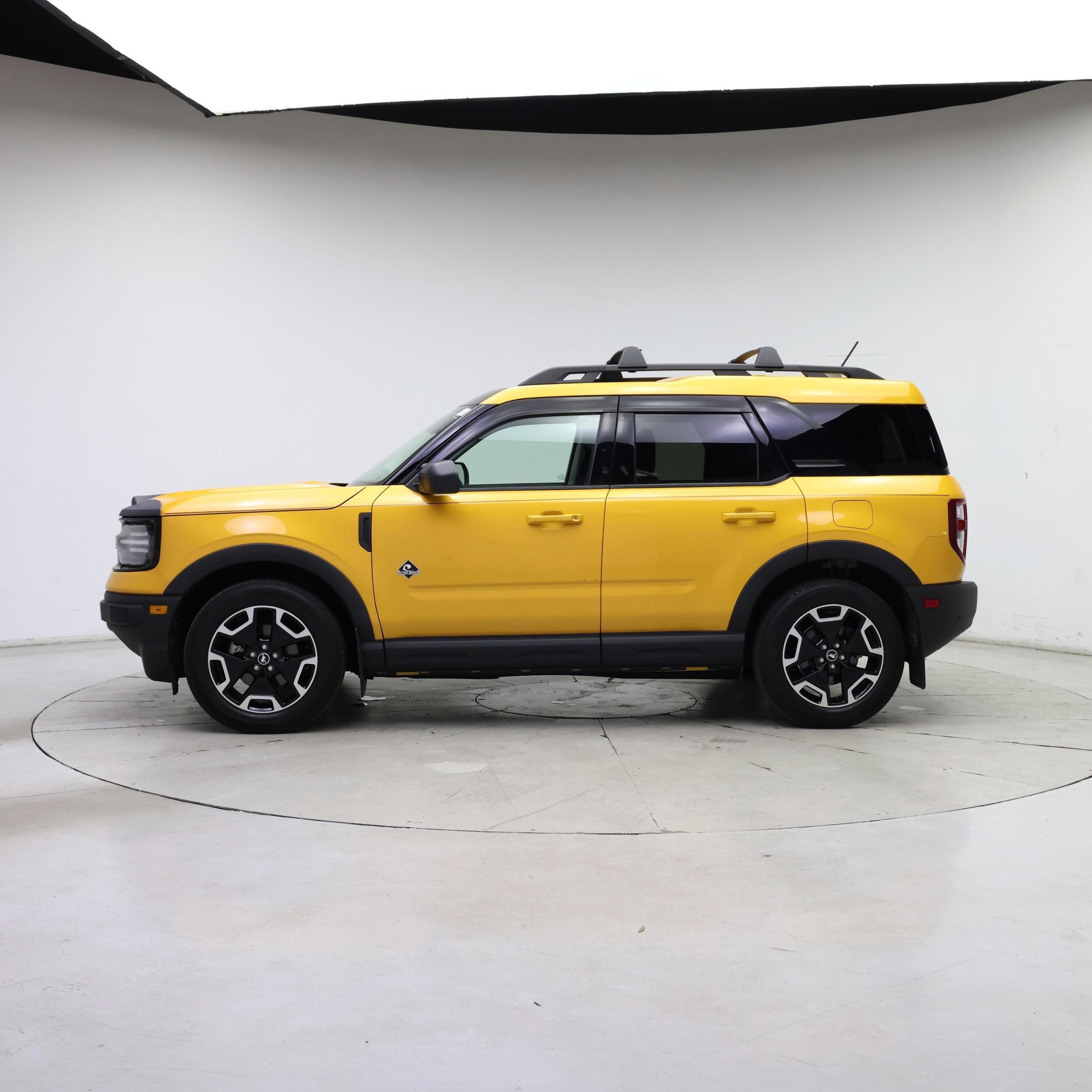 Thumbnail: 2023 Ford Bronco Sport - 3