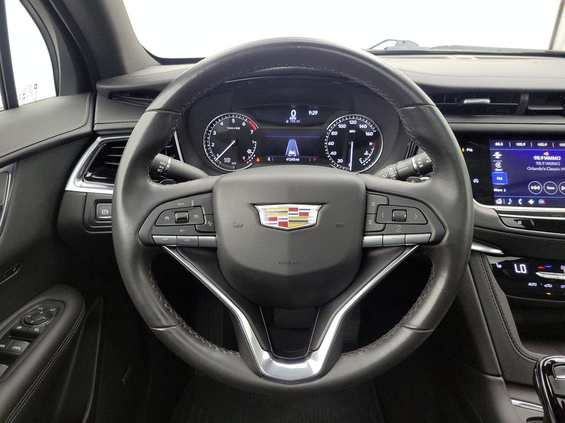 Thumbnail: 2023 Cadillac XT6 - 10
