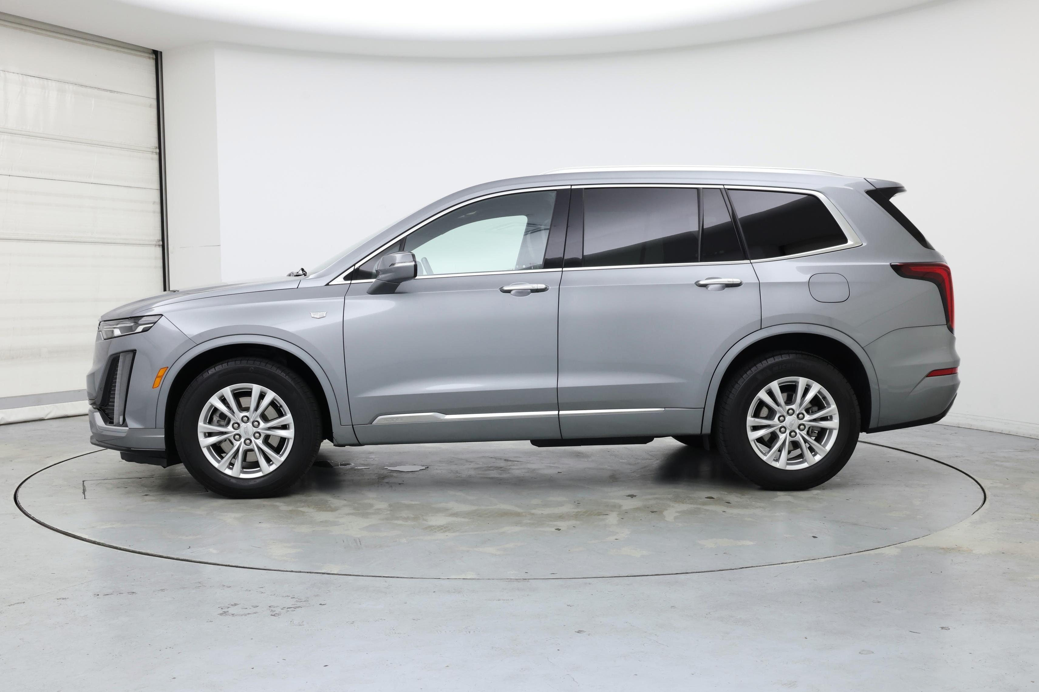 Thumbnail: 2023 Cadillac XT6 - 3