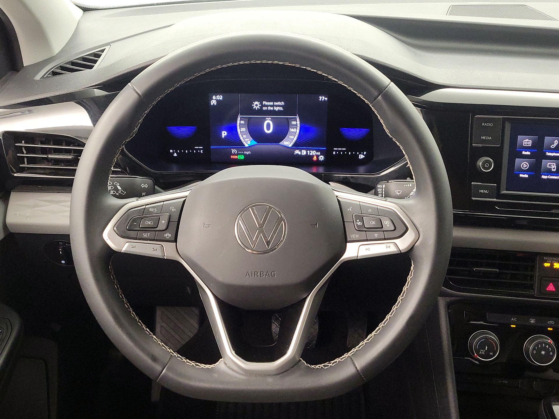 Thumbnail: 2023 Volkswagen Taos - 10