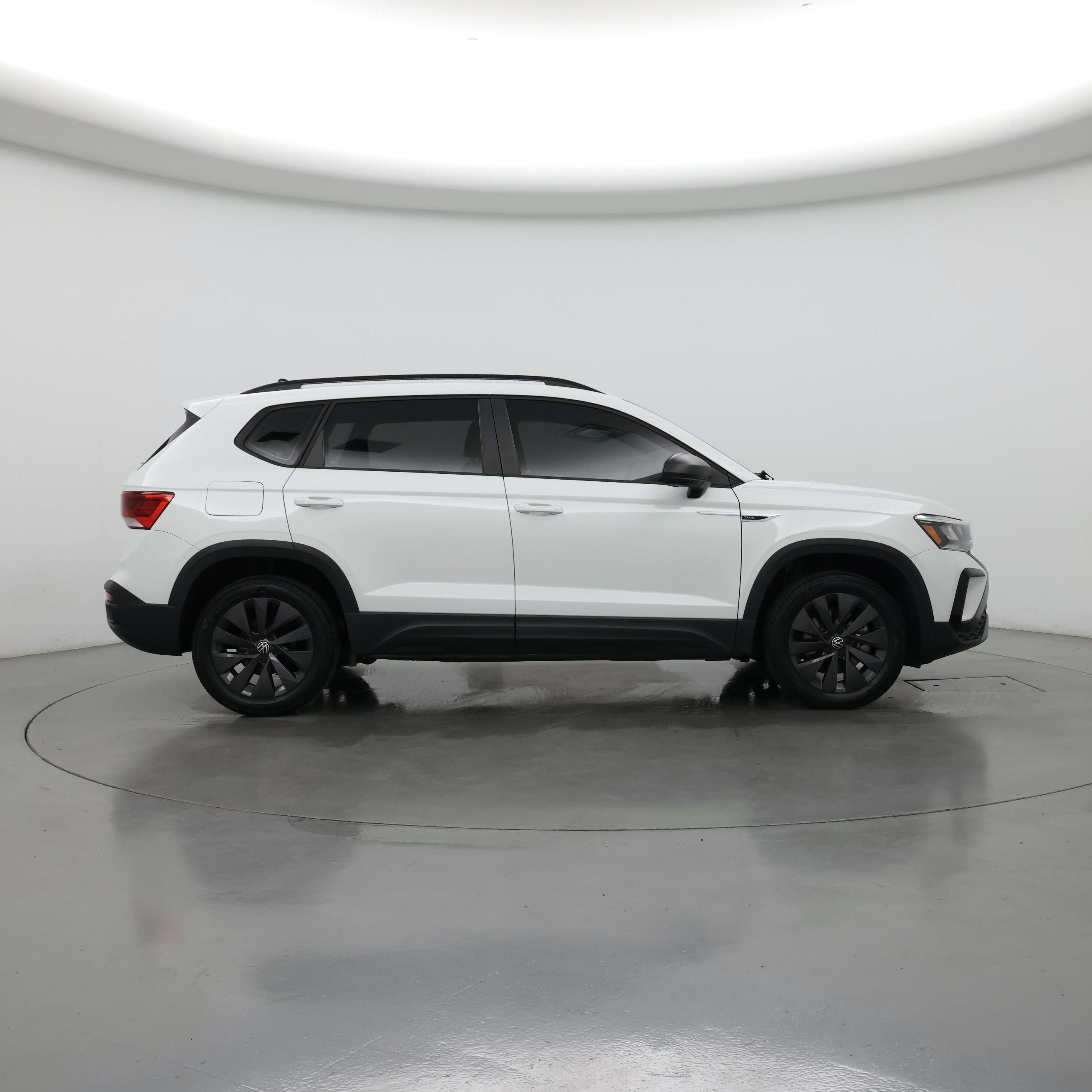Thumbnail: 2023 Volkswagen Taos - 7