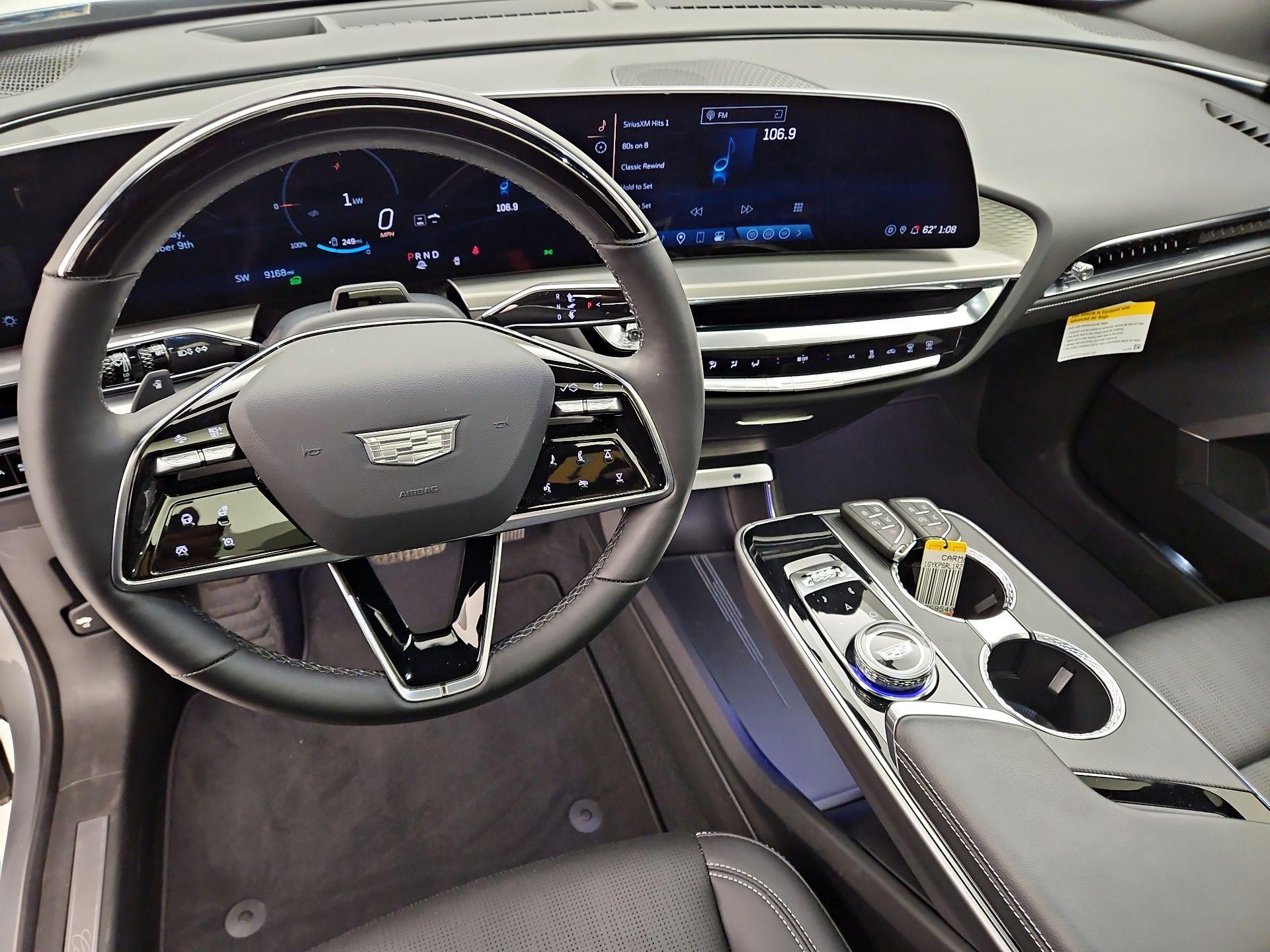 Thumbnail: 2024 Cadillac Lyriq - 9