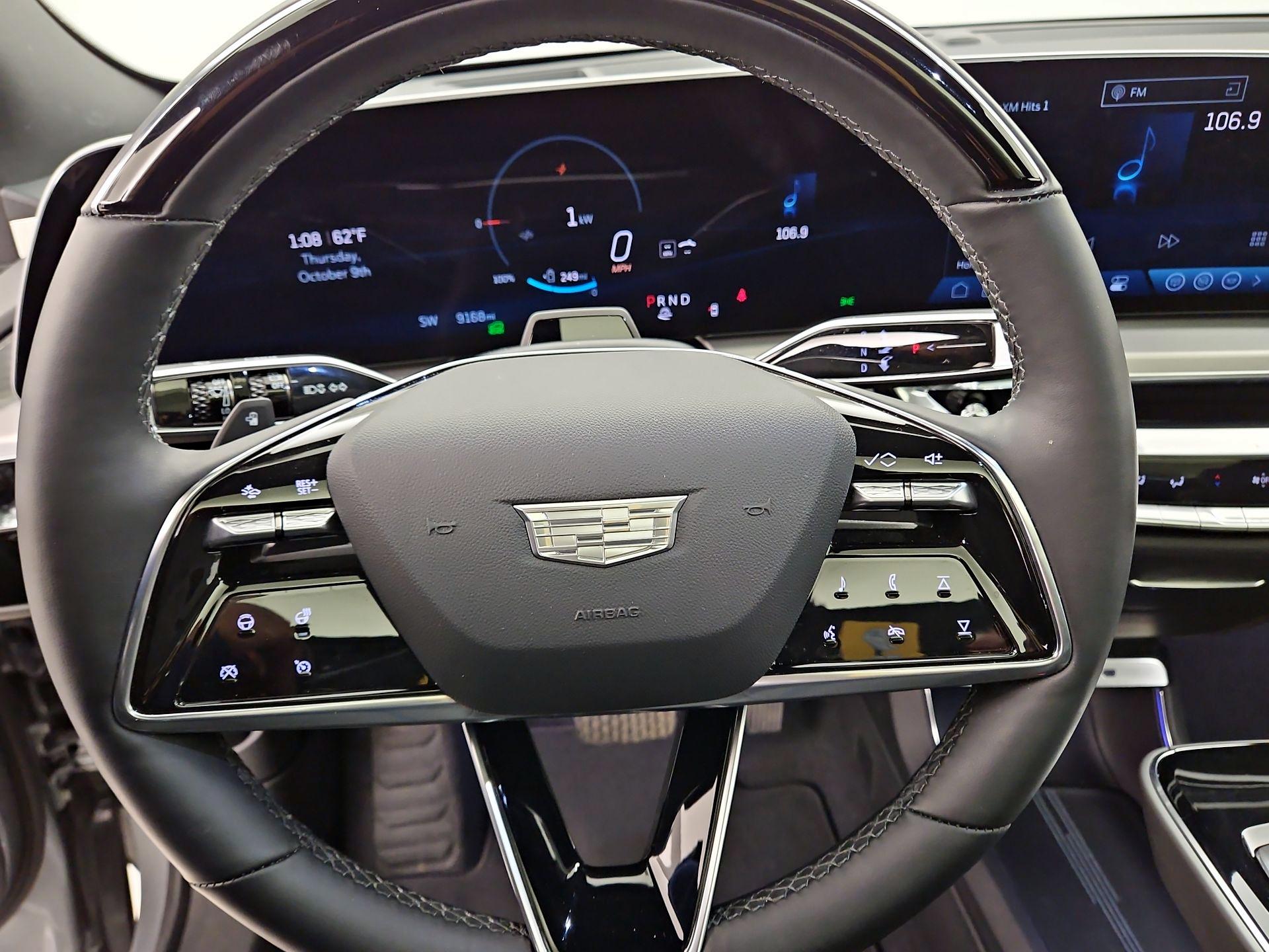 Thumbnail: 2024 Cadillac Lyriq - 10