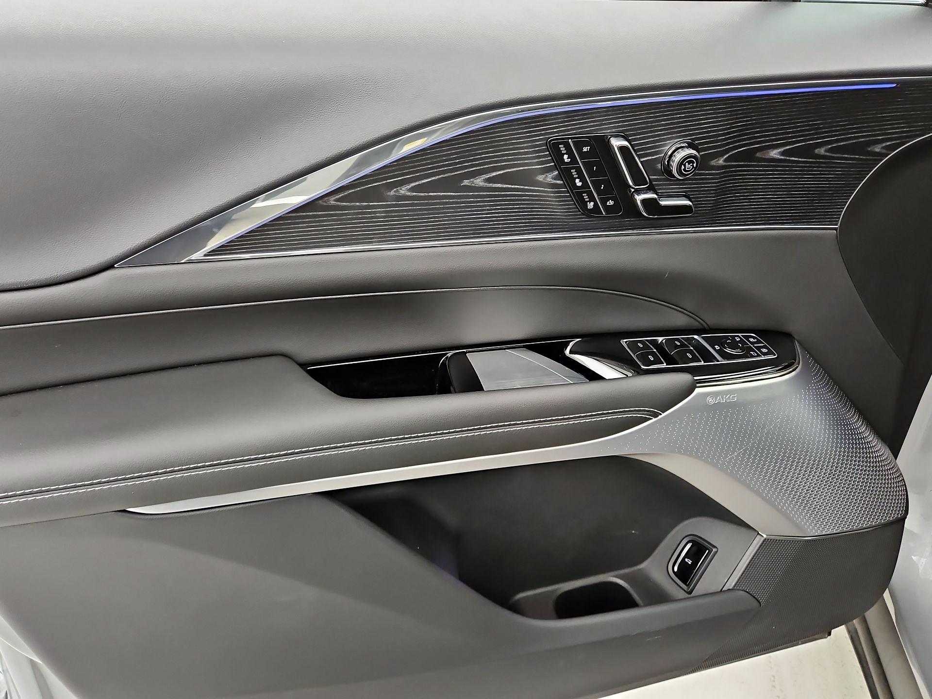 Thumbnail: 2024 Cadillac Lyriq - 12