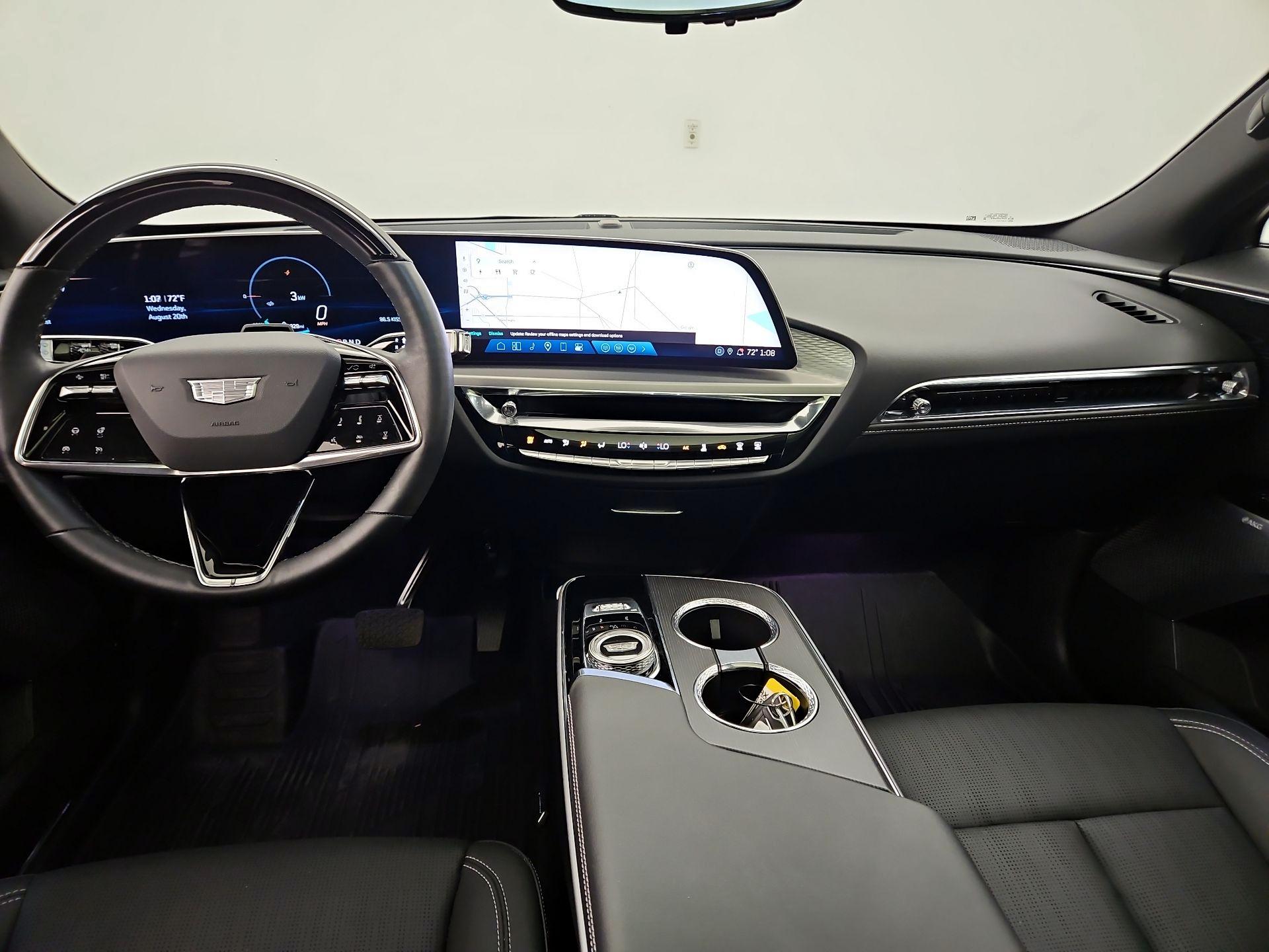 Thumbnail: 2024 Cadillac Lyriq - 9
