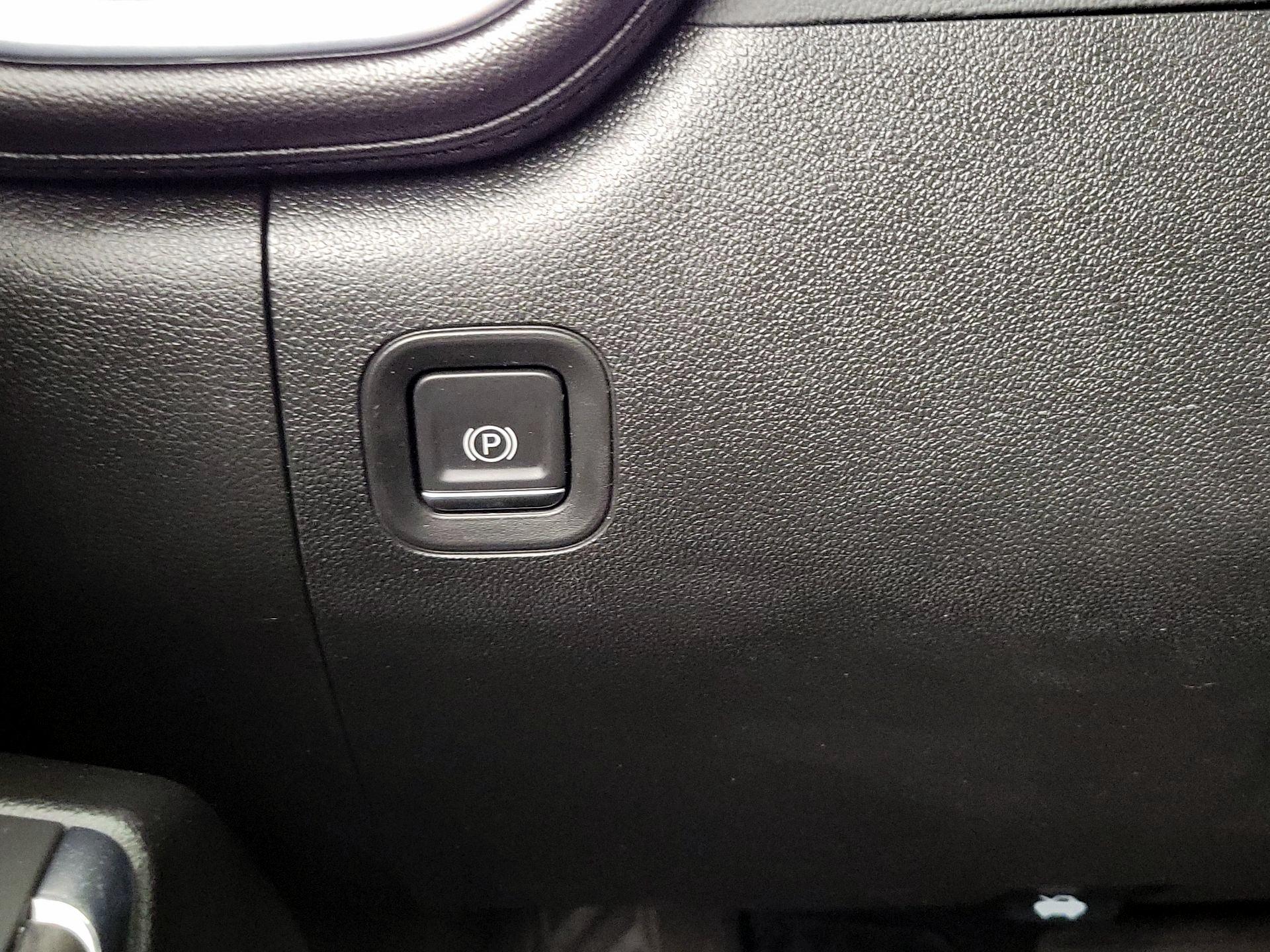 Thumbnail: 2021 Chevrolet Silverado 1500 - 13