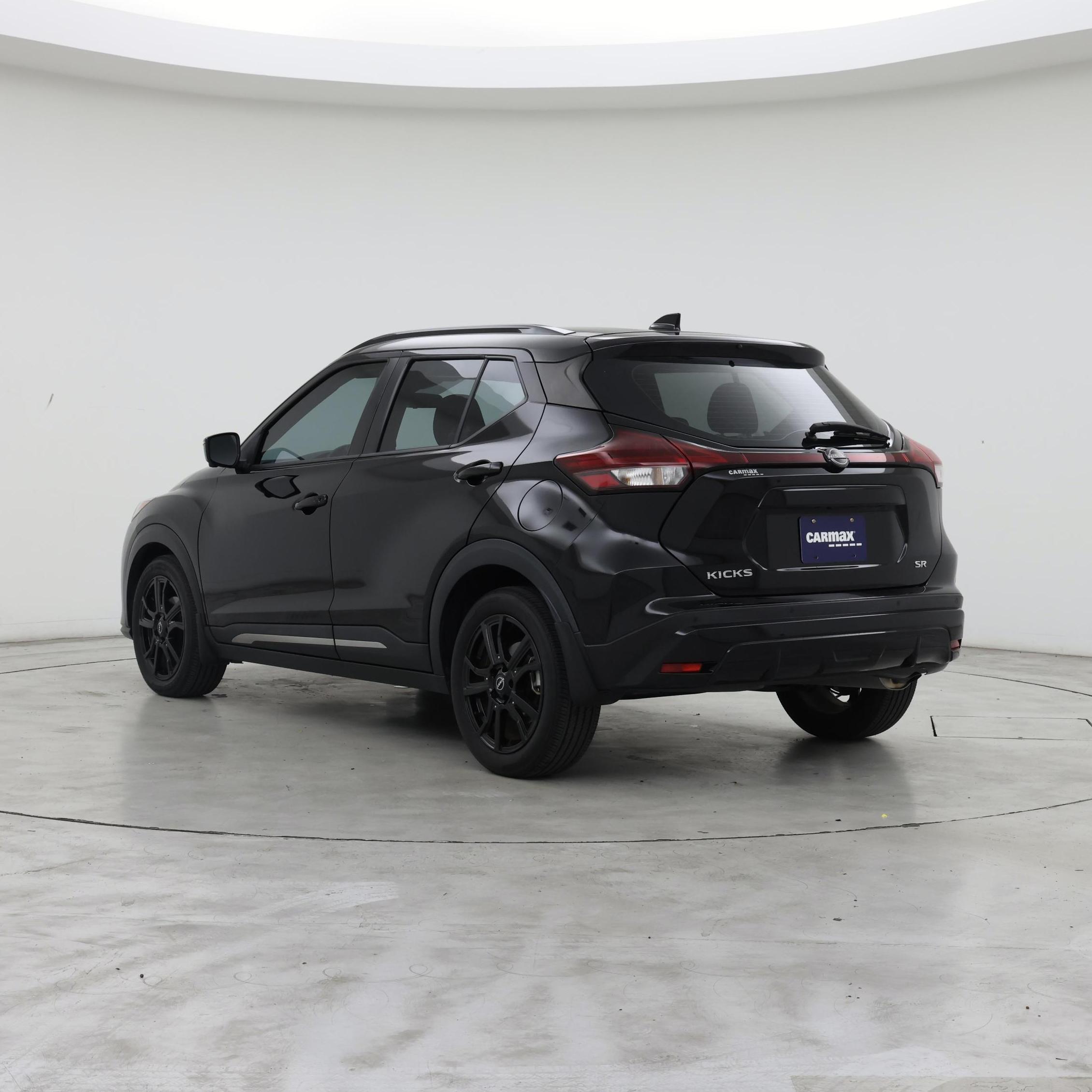 Thumbnail: 2023 Nissan Kicks - 2