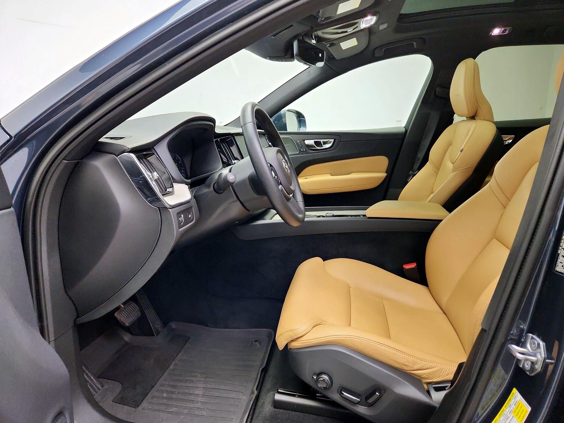 Thumbnail: 2019 Volvo XC60 - 11