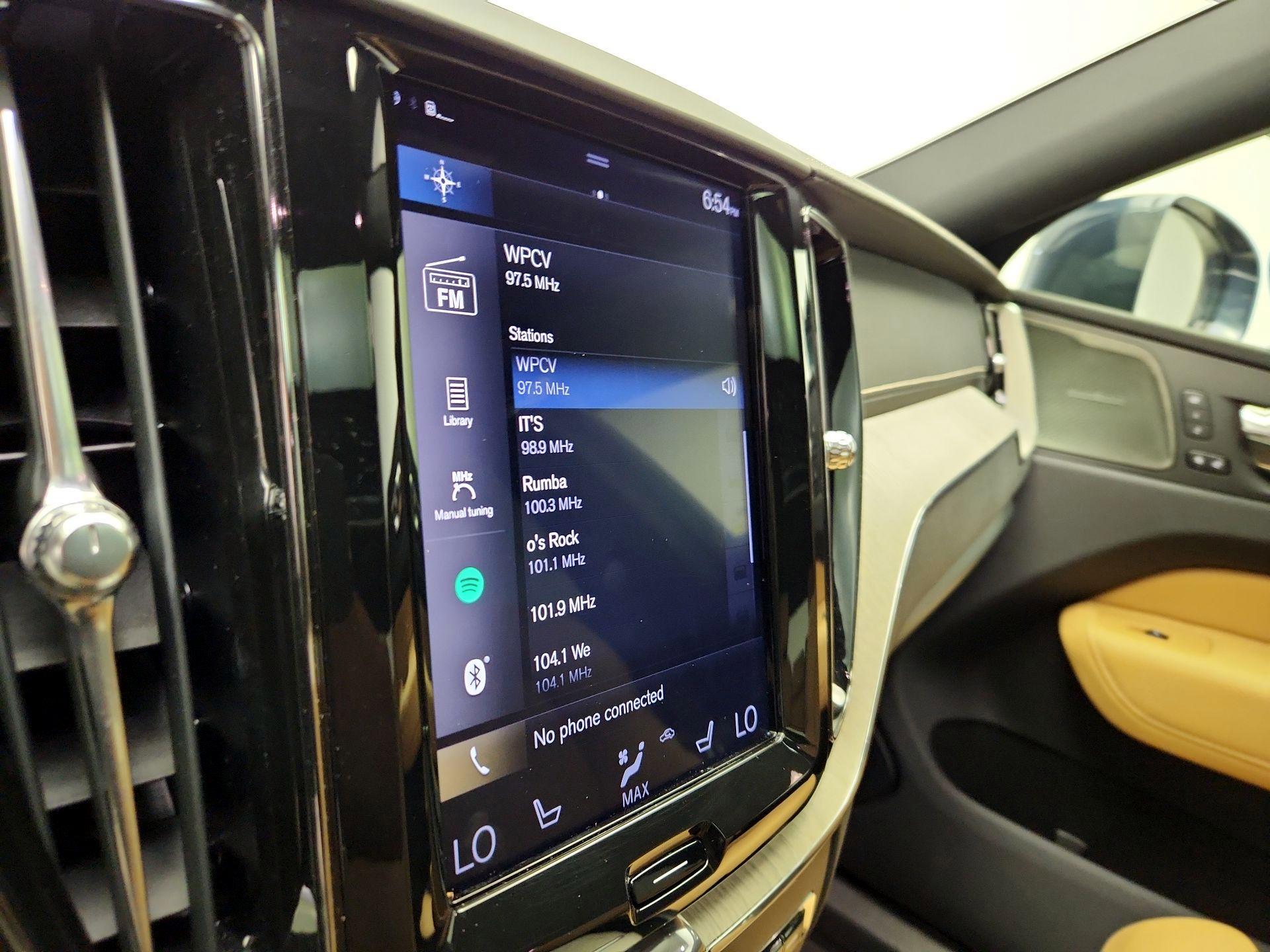 Thumbnail: 2019 Volvo XC60 - 16