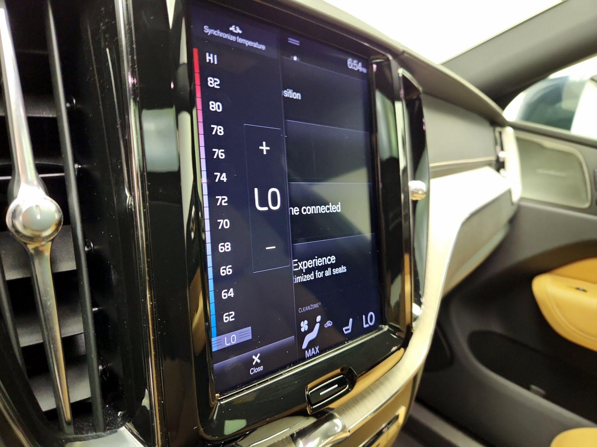 Thumbnail: 2019 Volvo XC60 - 17