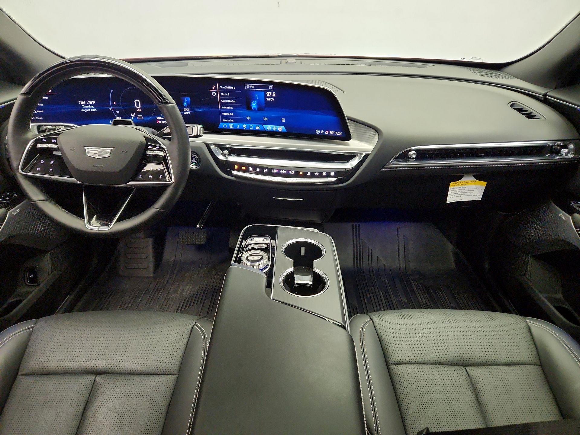 Thumbnail: 2024 Cadillac Lyriq - 9