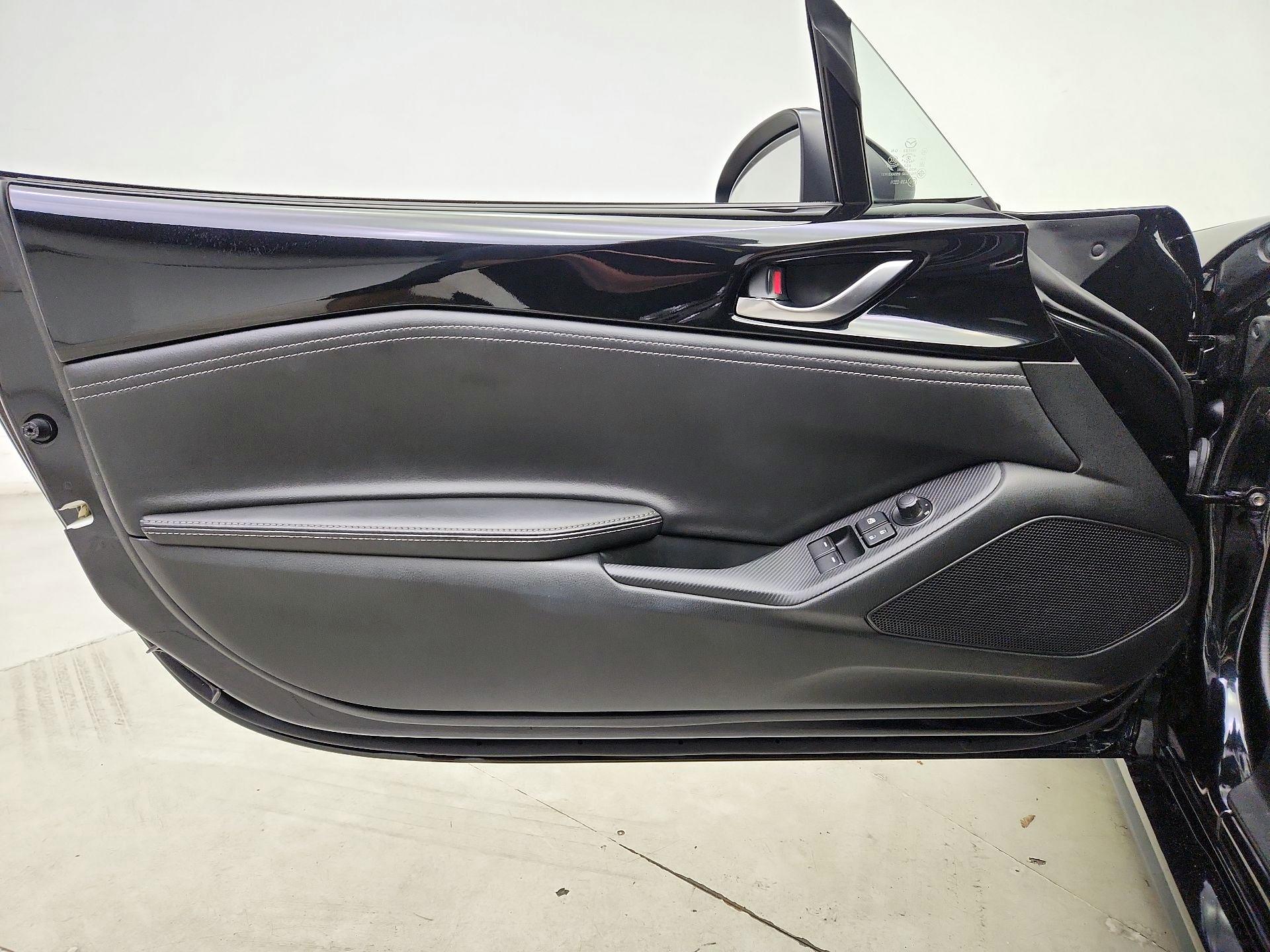 Thumbnail: 2023 Mazda MX-5 Miata - 12