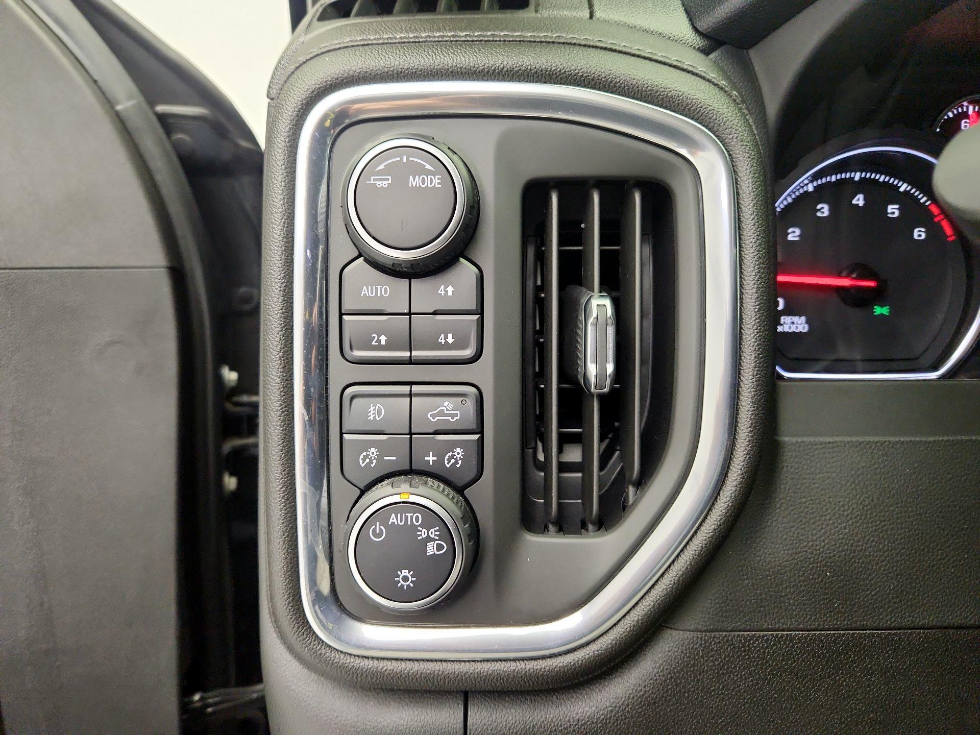 Thumbnail: 2021 Chevrolet Silverado 1500 - 13