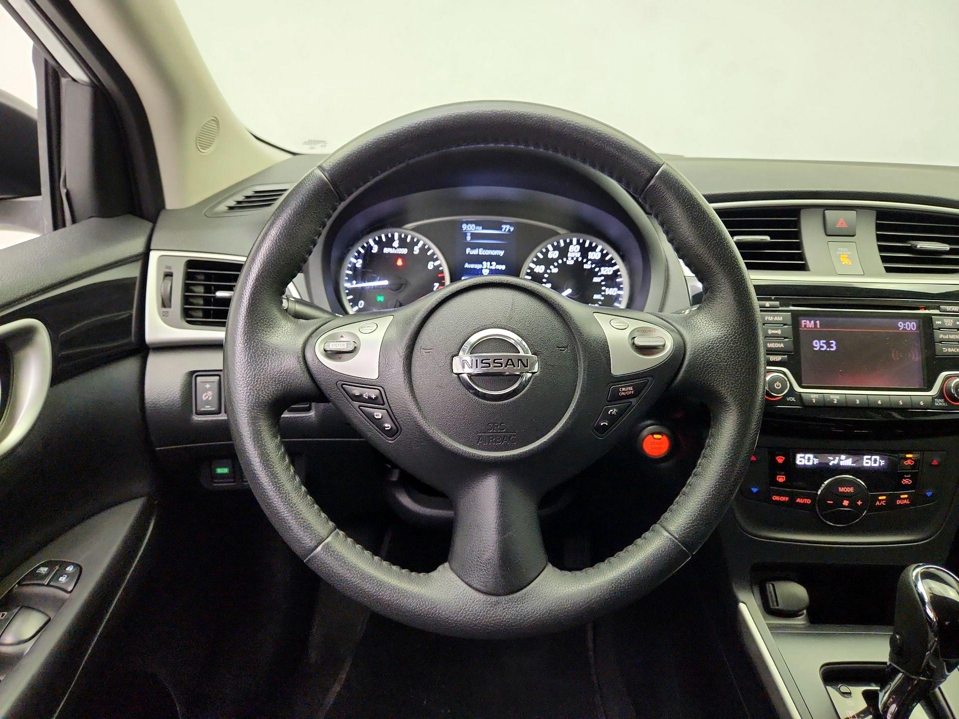 Thumbnail: 2018 Nissan Sentra - 10