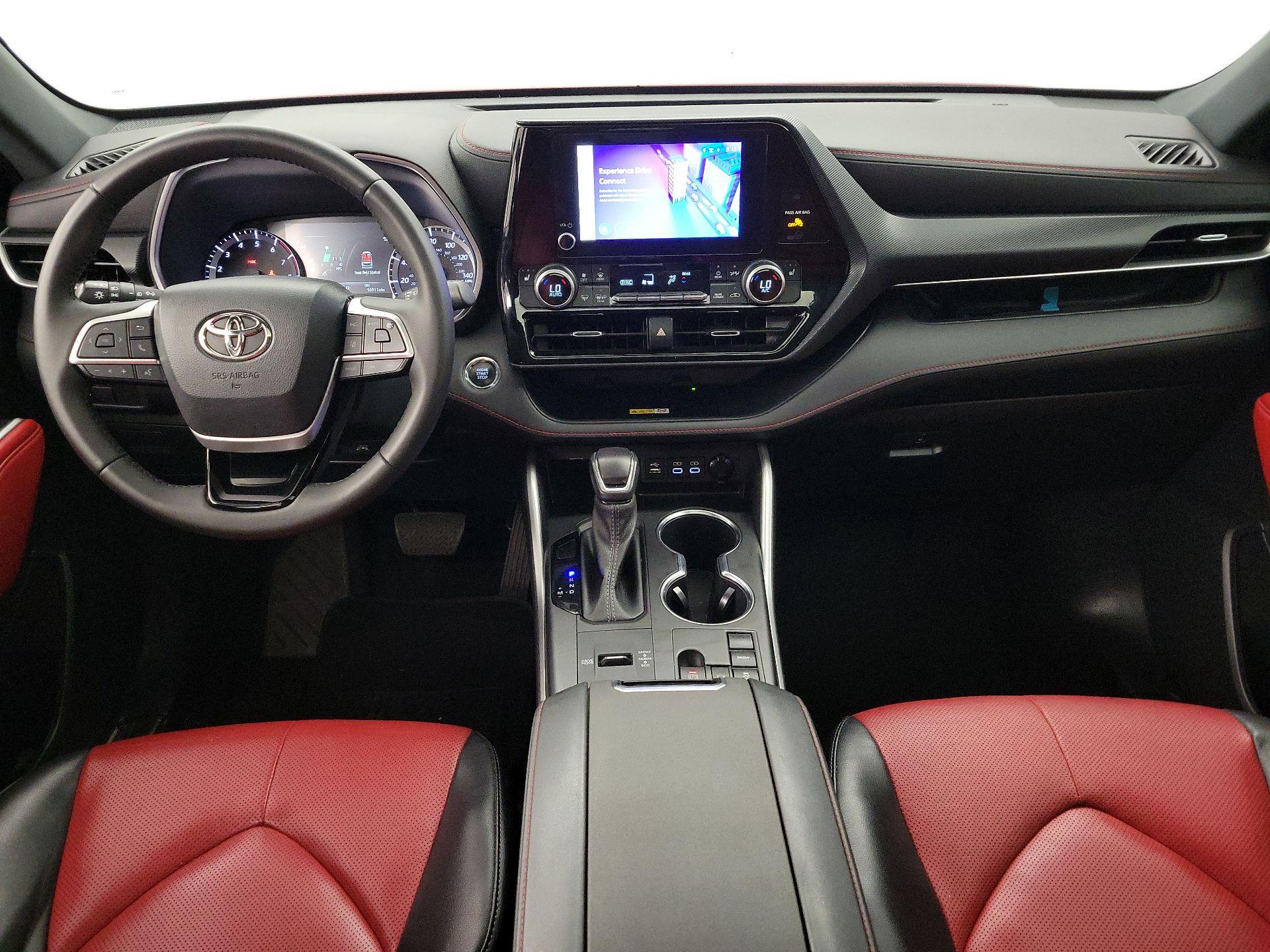 Thumbnail: 2023 Toyota Highlander - 9