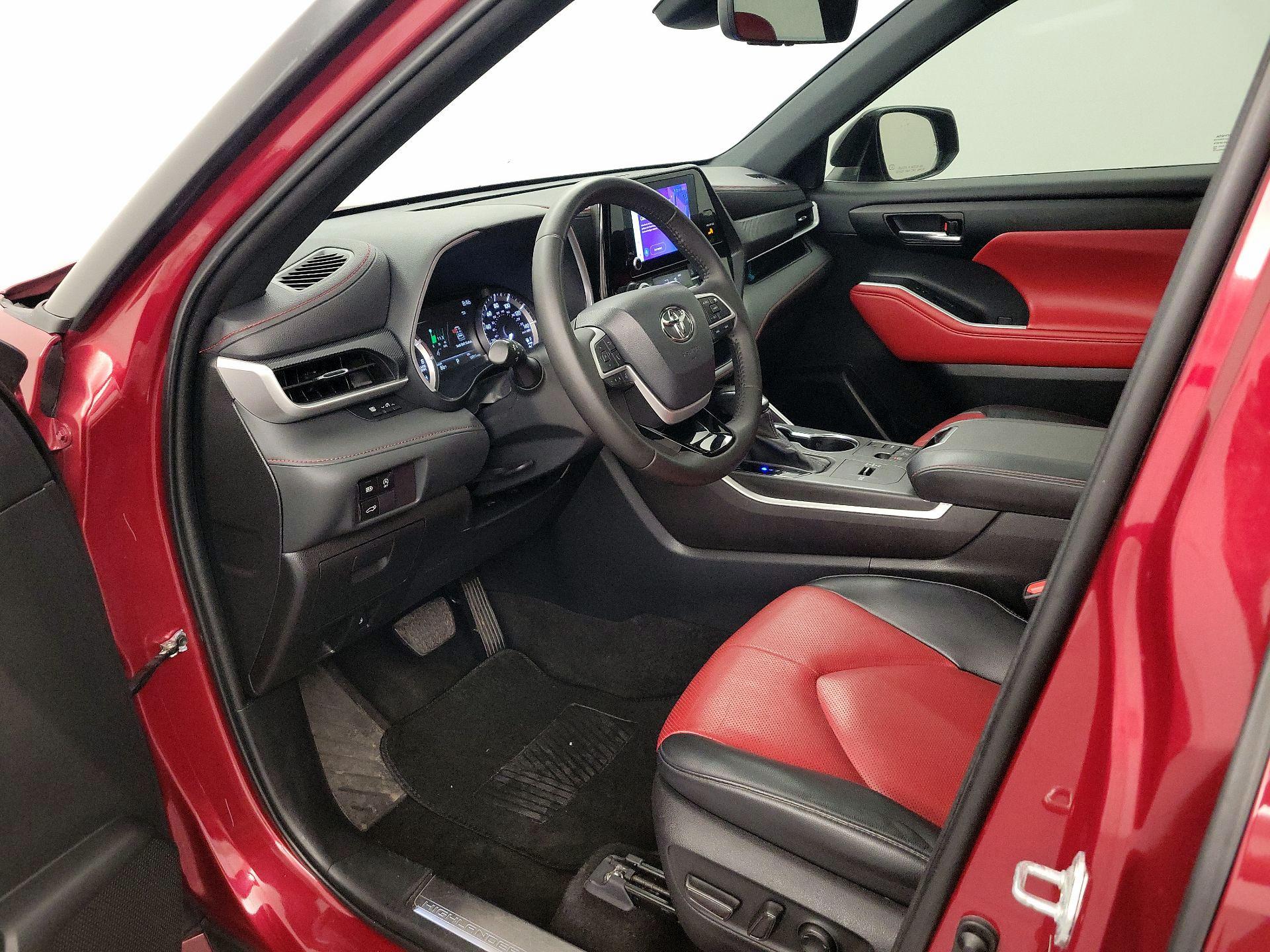 Thumbnail: 2023 Toyota Highlander - 11