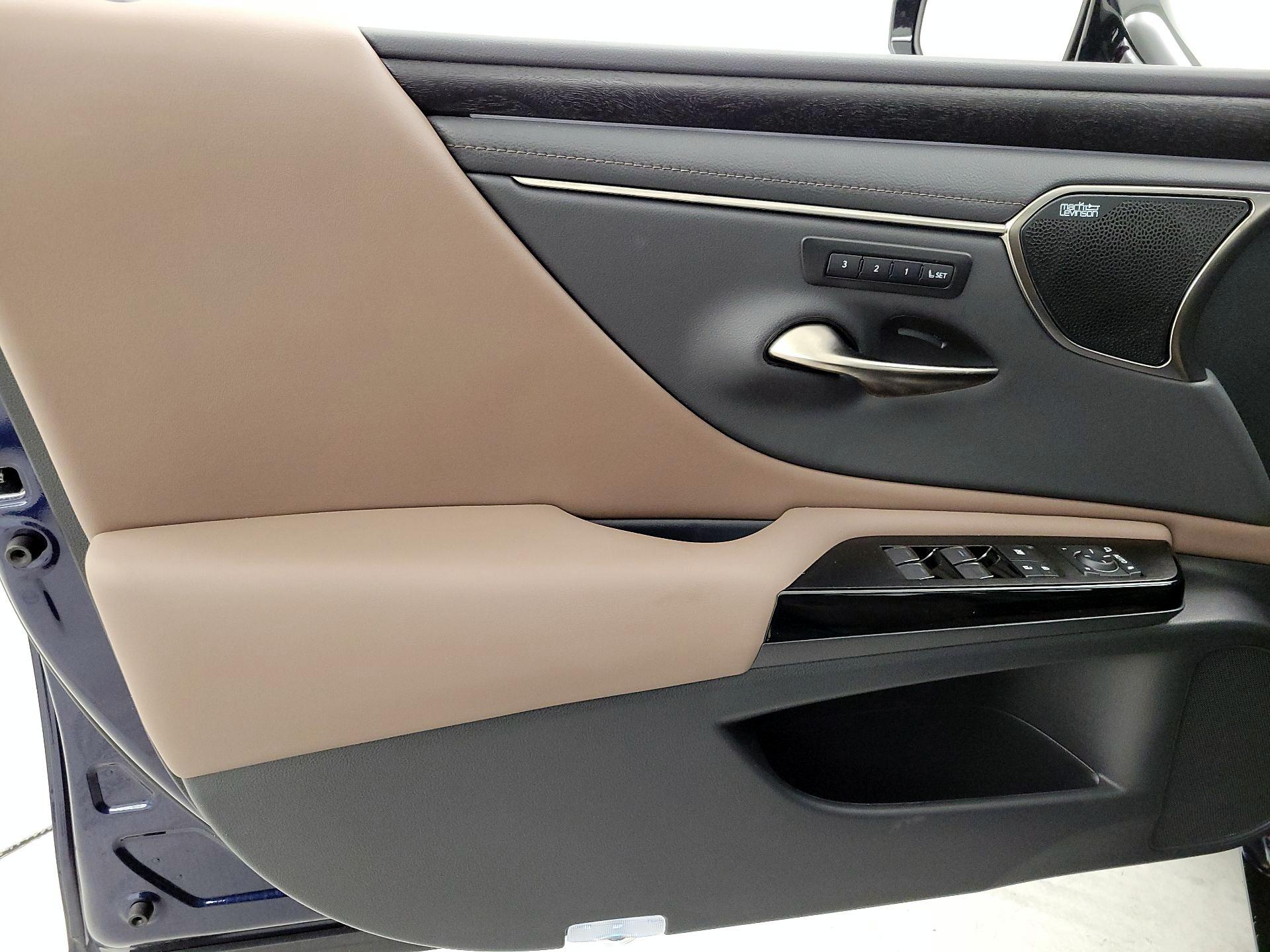 Thumbnail: 2025 Lexus ES - 12