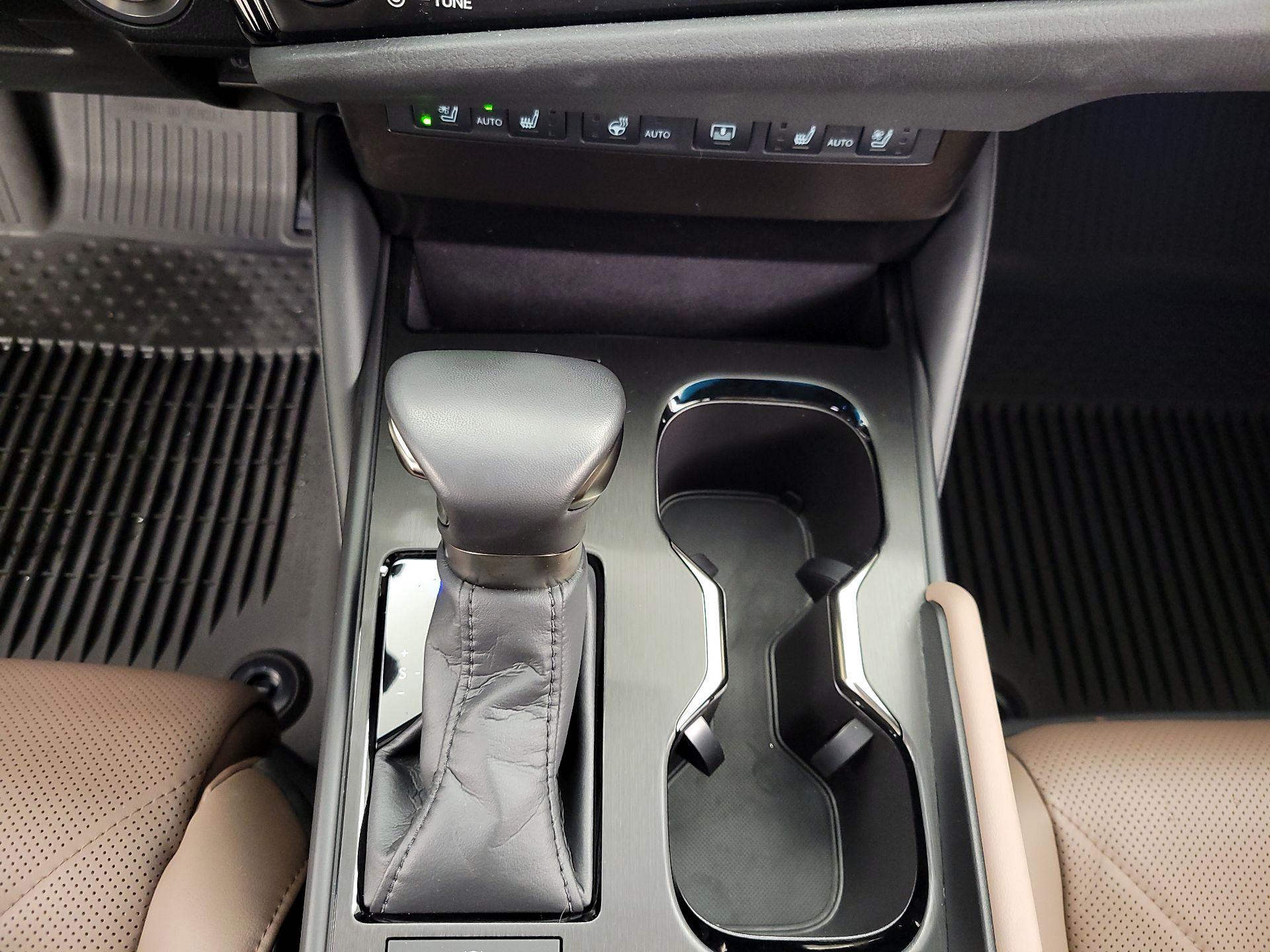 Thumbnail: 2025 Lexus ES - 18