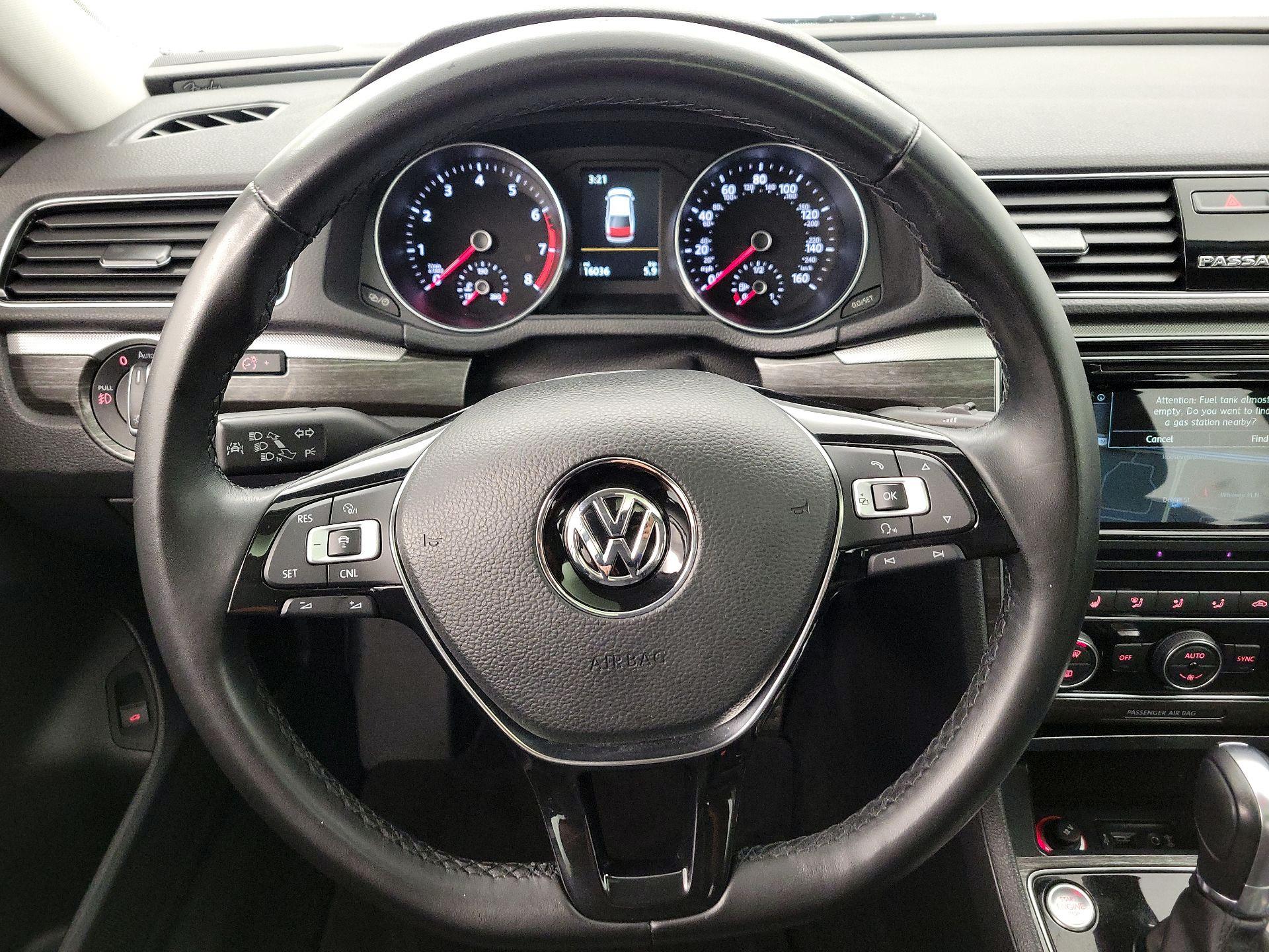 Thumbnail: 2018 Volkswagen Passat - 10