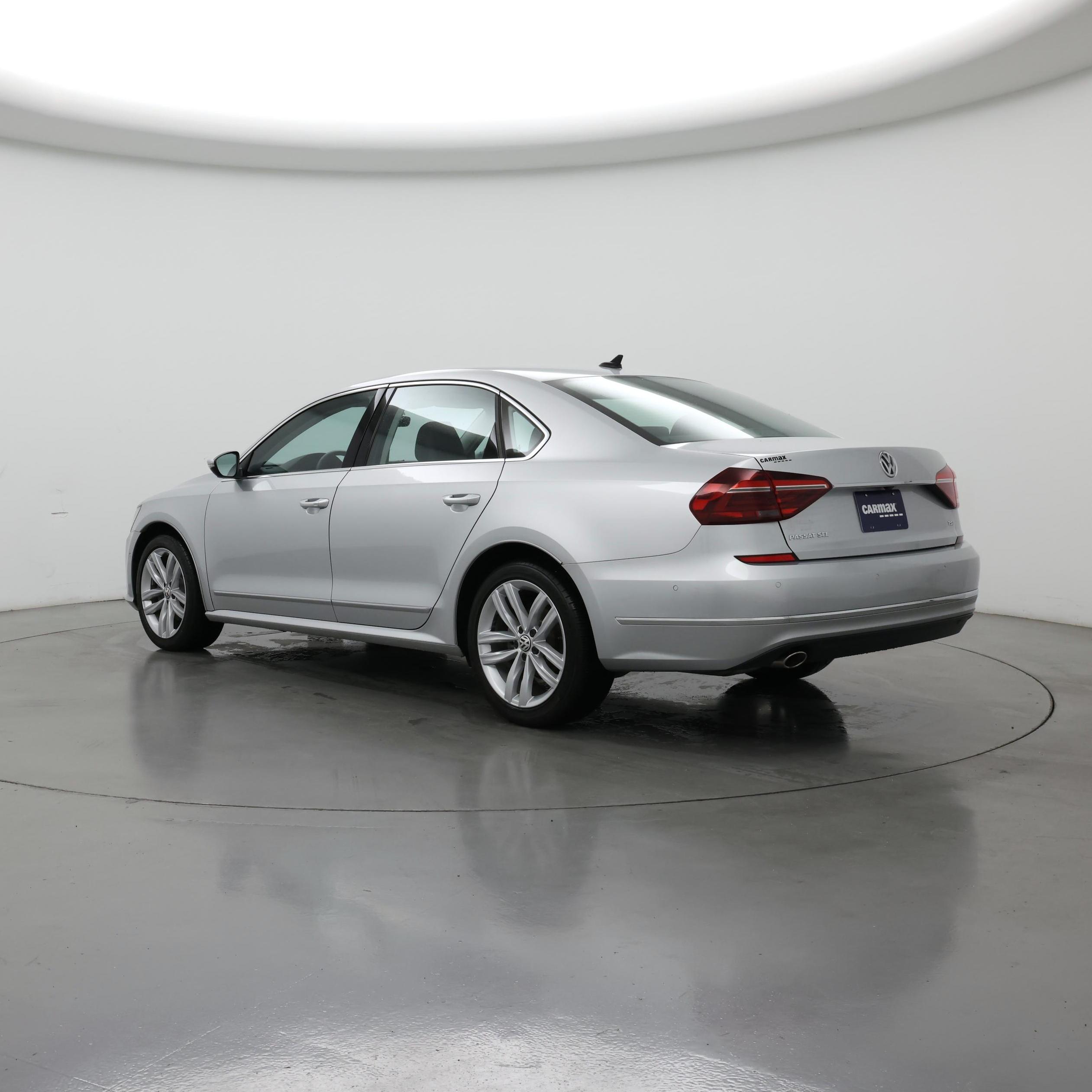 Thumbnail: 2018 Volkswagen Passat - 2
