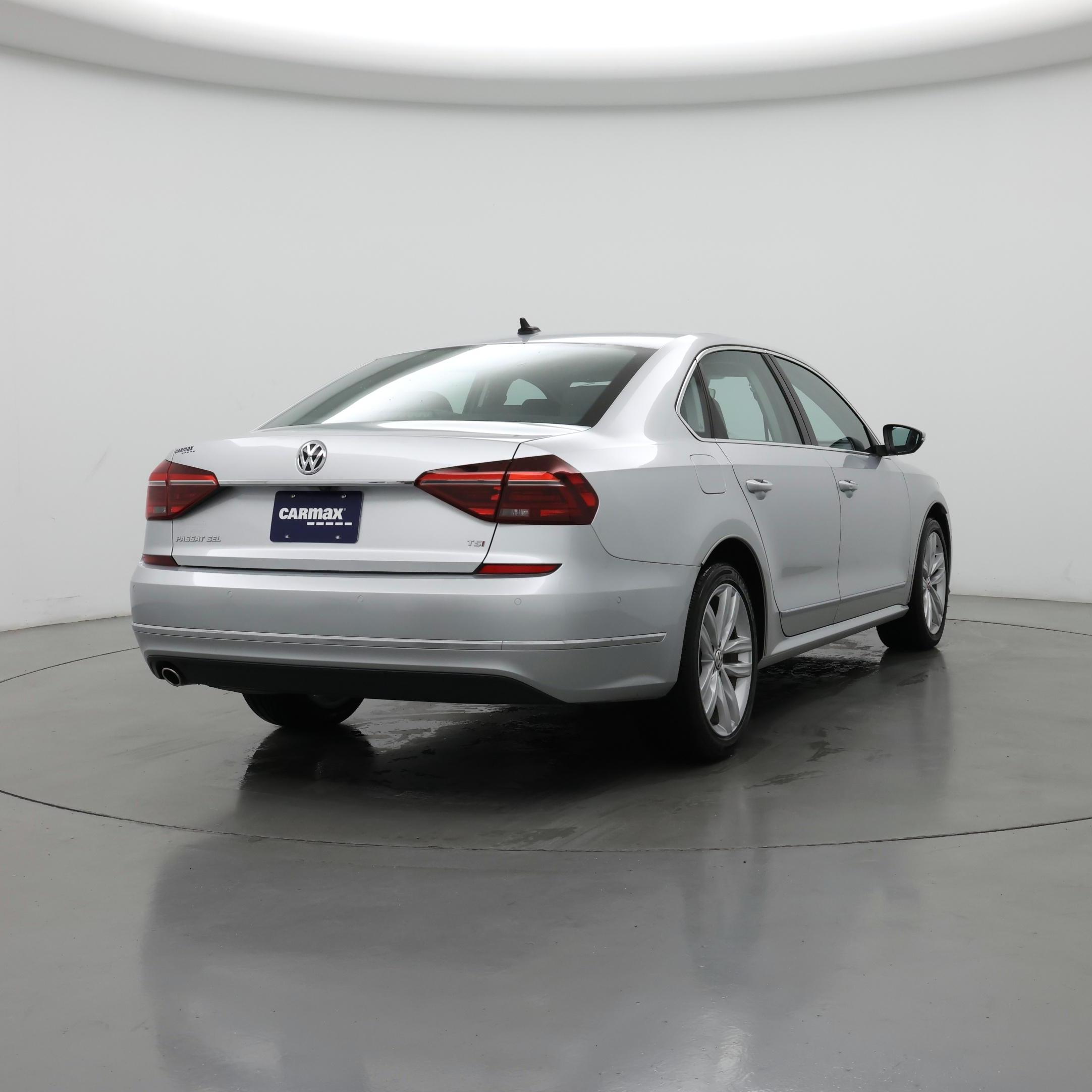 Thumbnail: 2018 Volkswagen Passat - 8