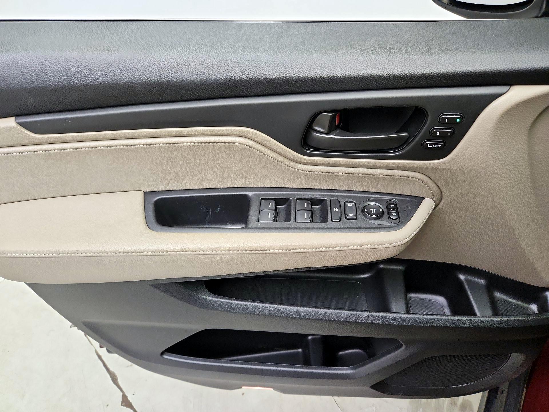 Thumbnail: 2020 Honda Odyssey - 12
