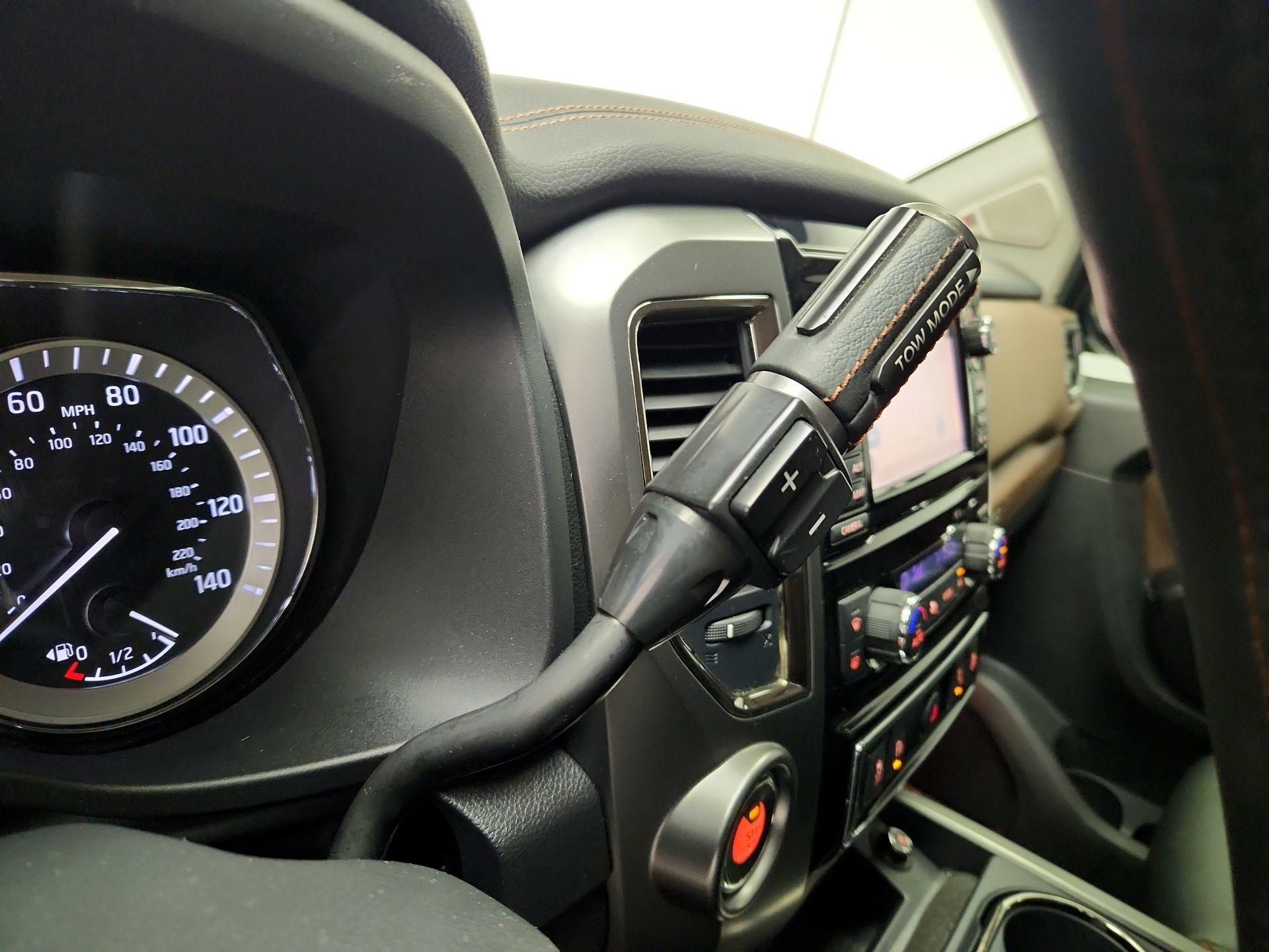Thumbnail: 2017 Nissan Titan - 18