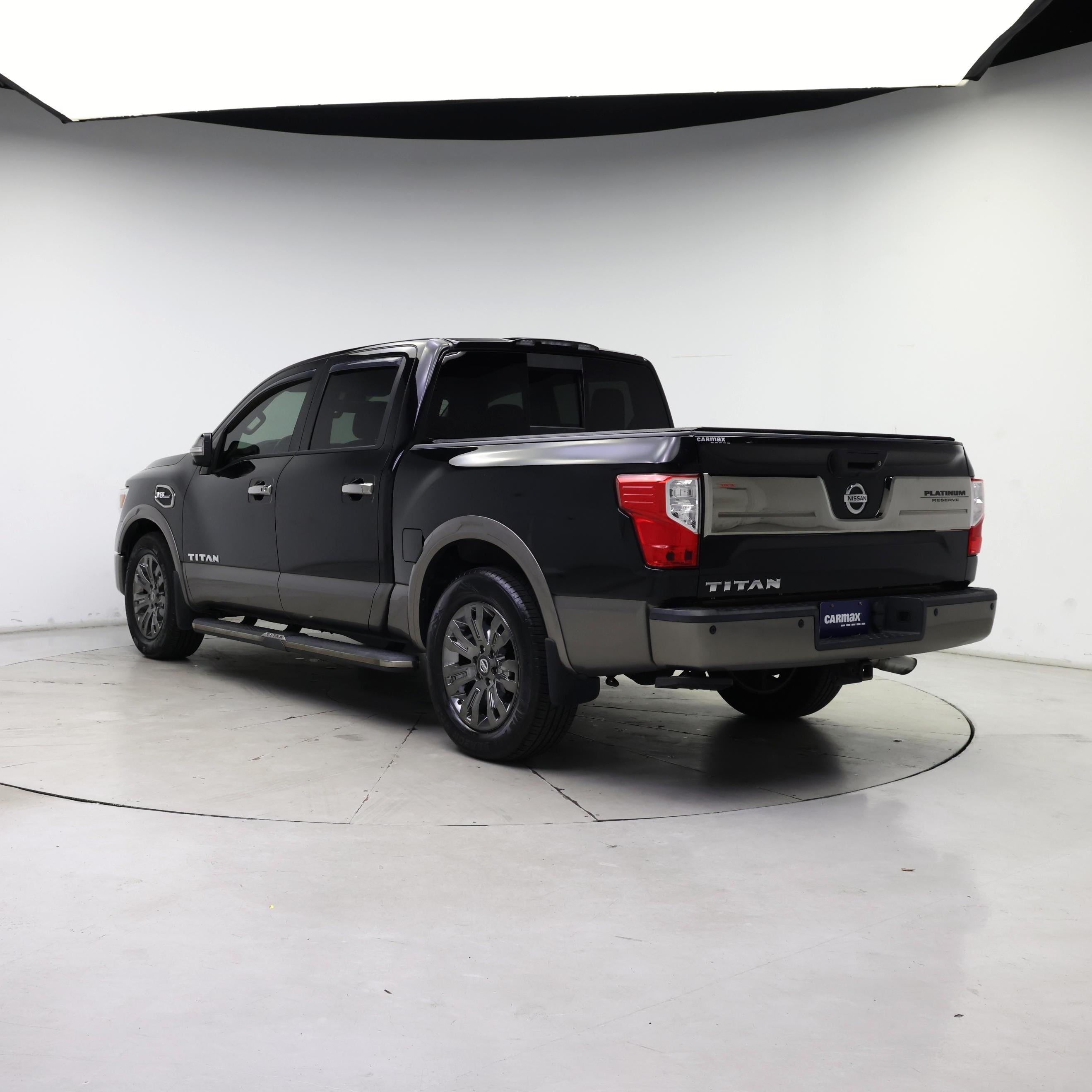 Thumbnail: 2017 Nissan Titan - 2