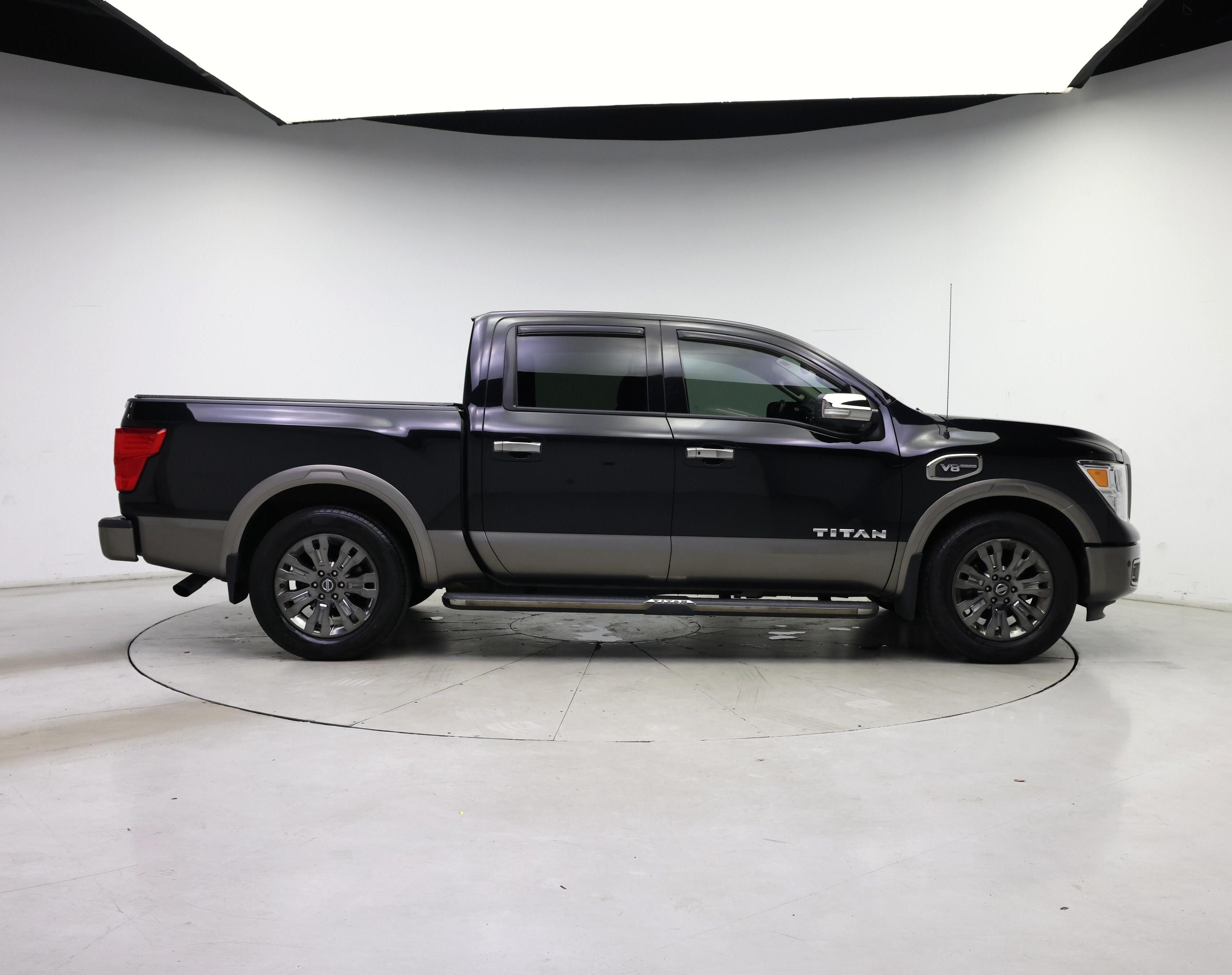 Thumbnail: 2017 Nissan Titan - 7