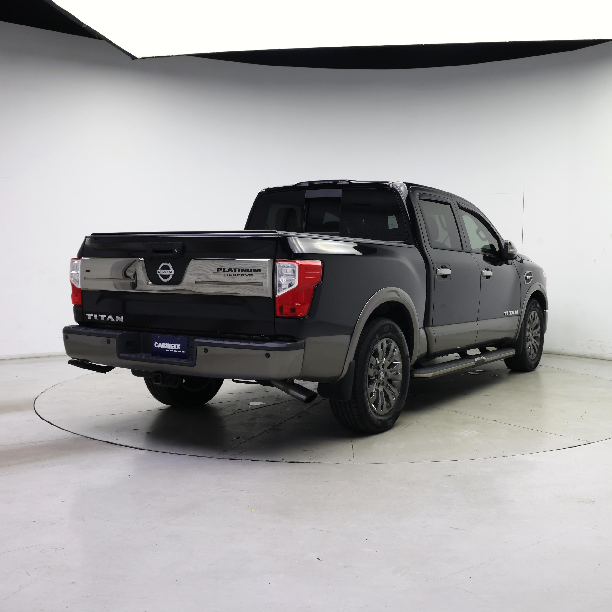 Thumbnail: 2017 Nissan Titan - 8