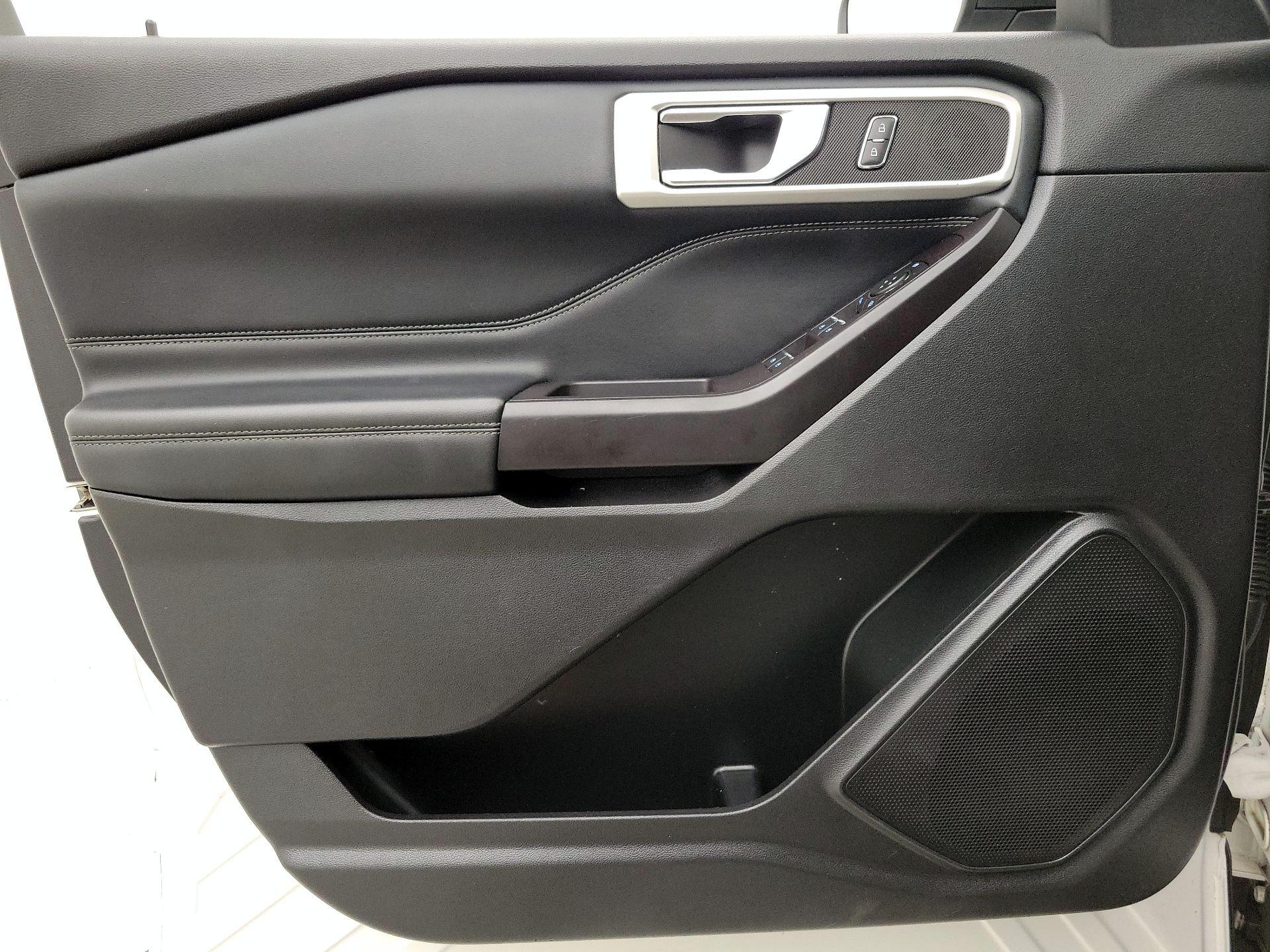 Thumbnail: 2020 Ford Explorer - 12