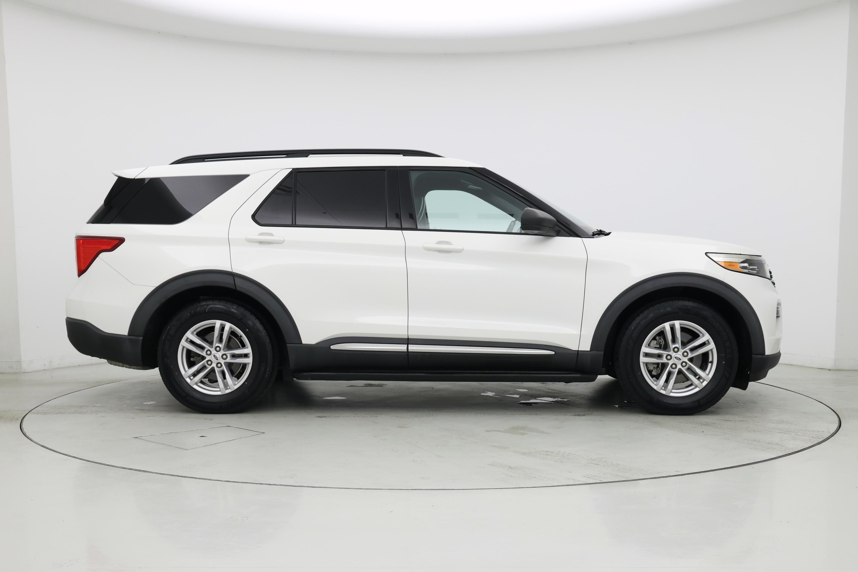 Thumbnail: 2020 Ford Explorer - 7