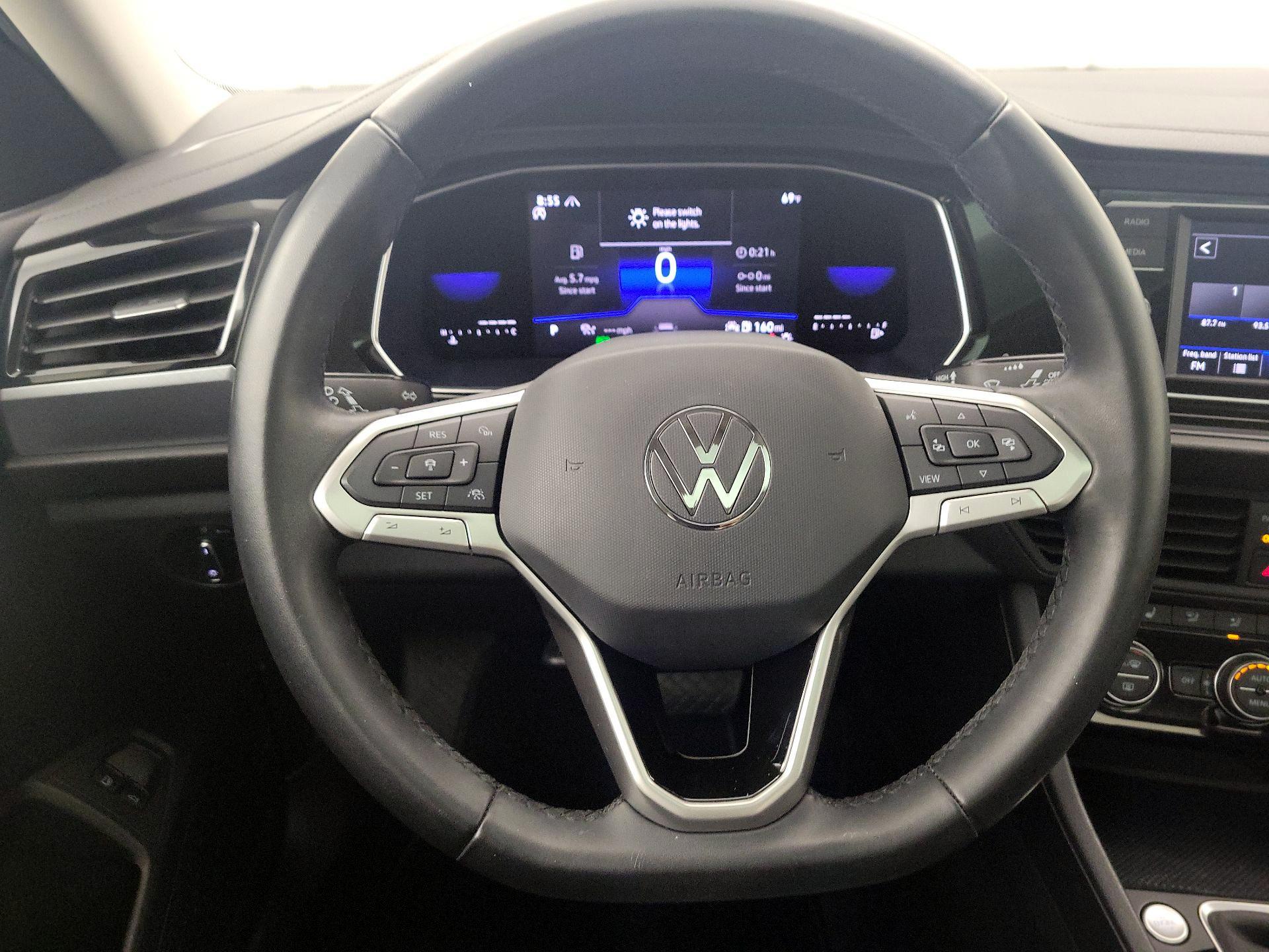 Thumbnail: 2022 Volkswagen Jetta - 10