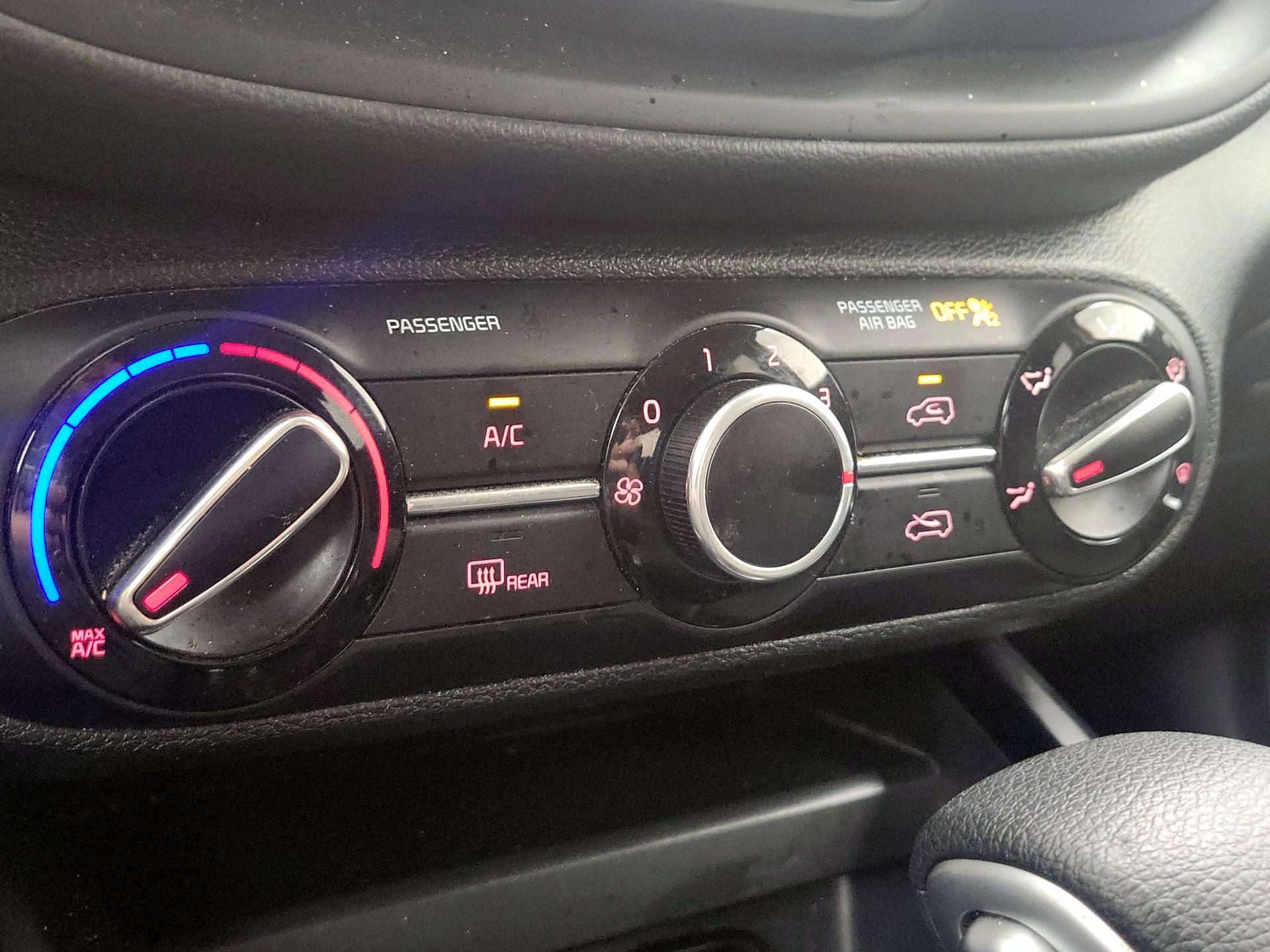 Thumbnail: 2020 Kia Soul - 16